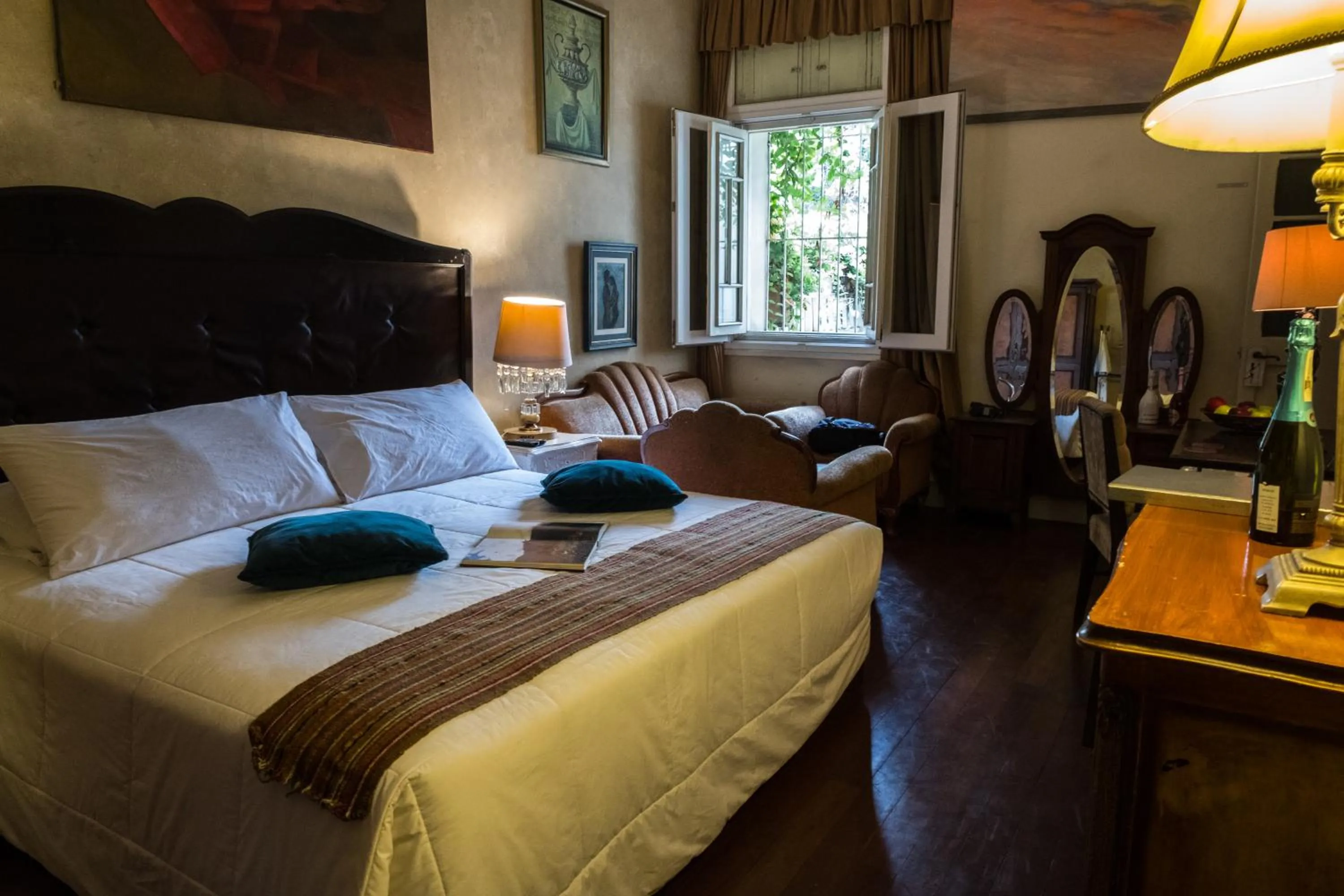 Photo of the whole room, Bed in Casa Falleri Boutique Hotel