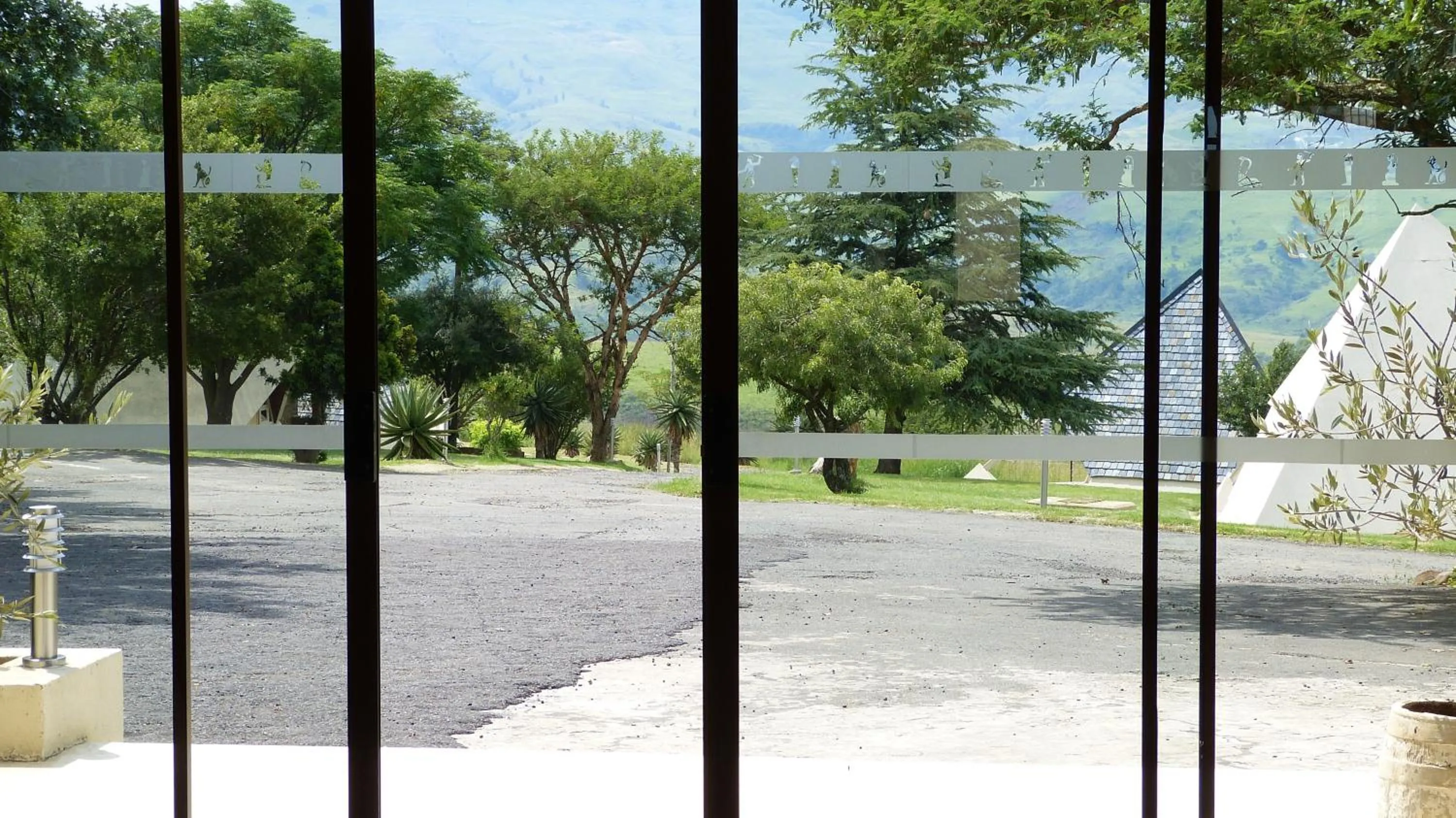 Garden in Pyramids Motel