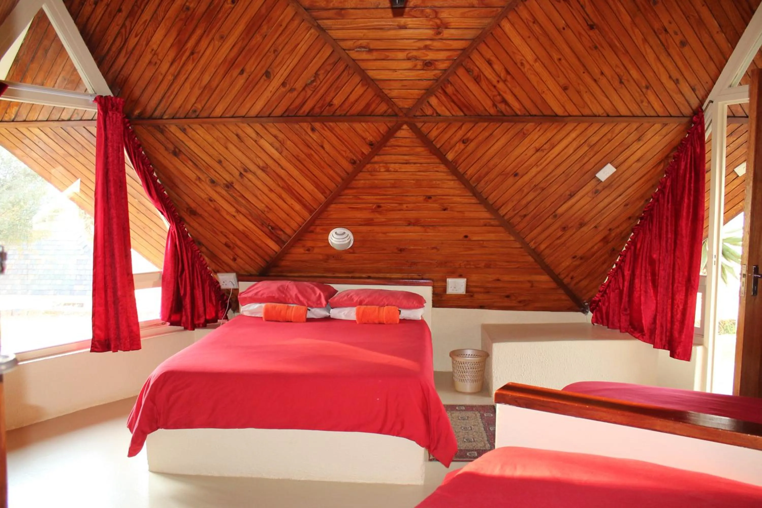 Bed in Pyramids Motel