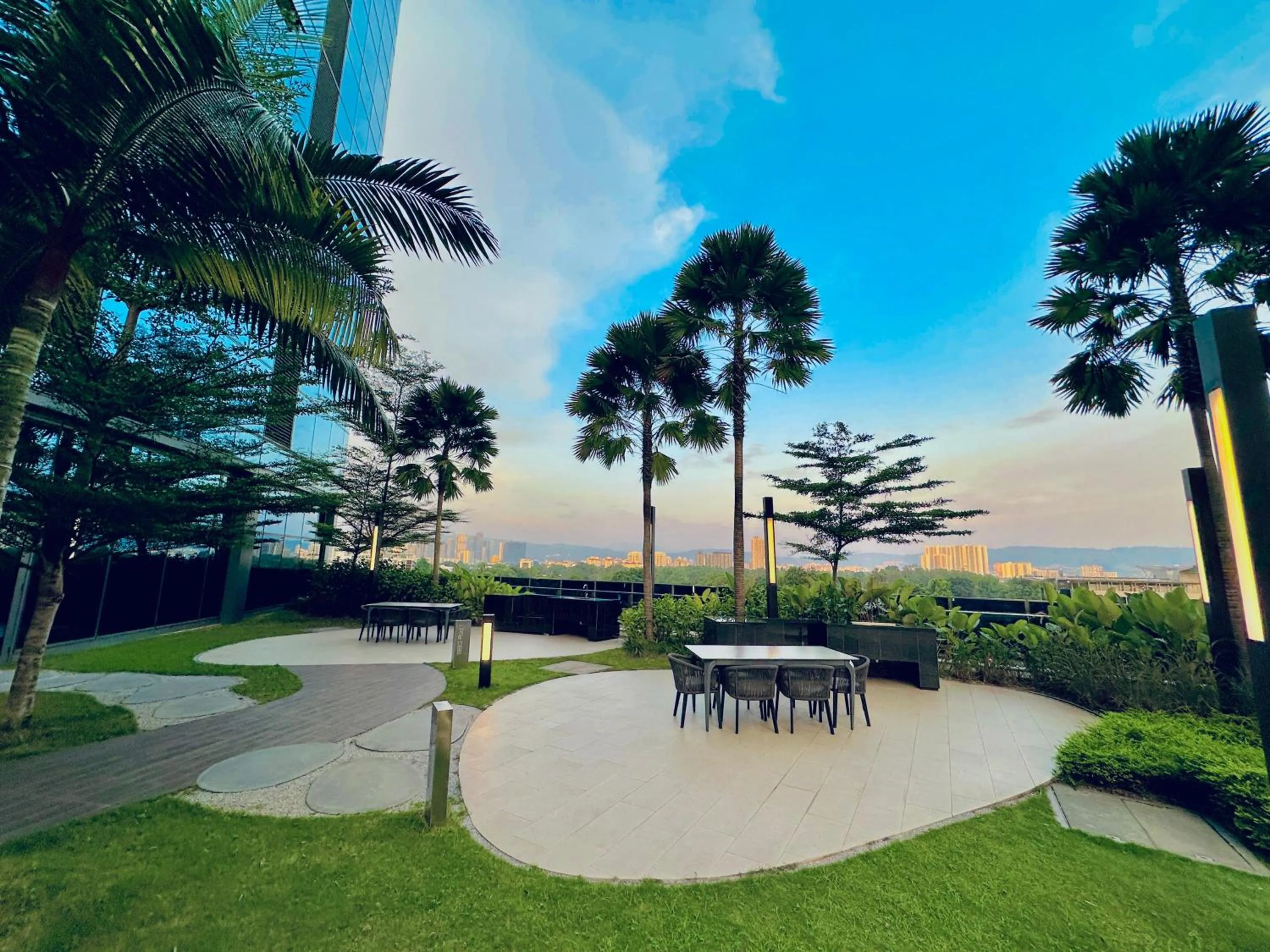 Day in Eaton Residences By Luna