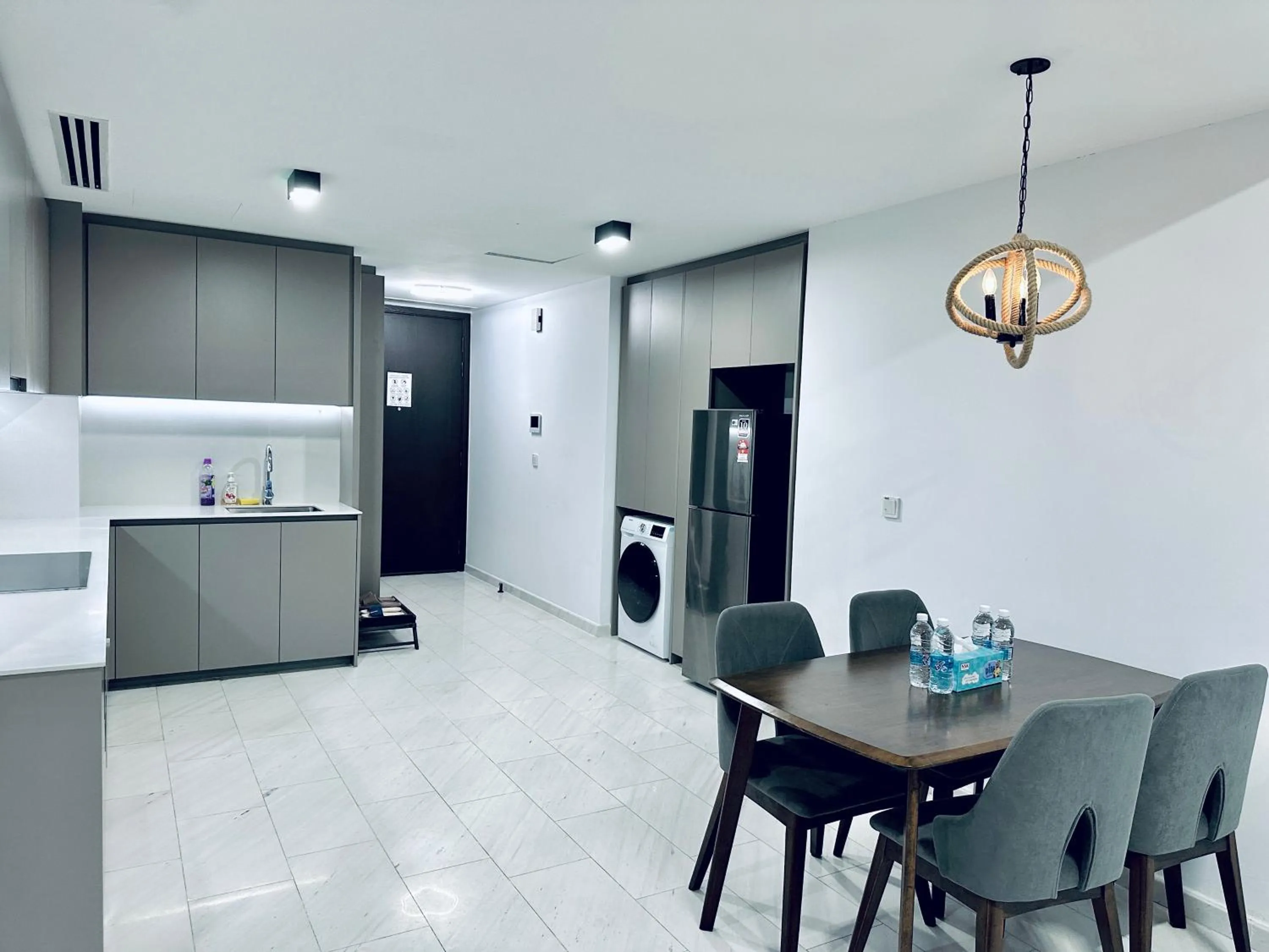 Kitchen or kitchenette in Eaton Residences By Luna