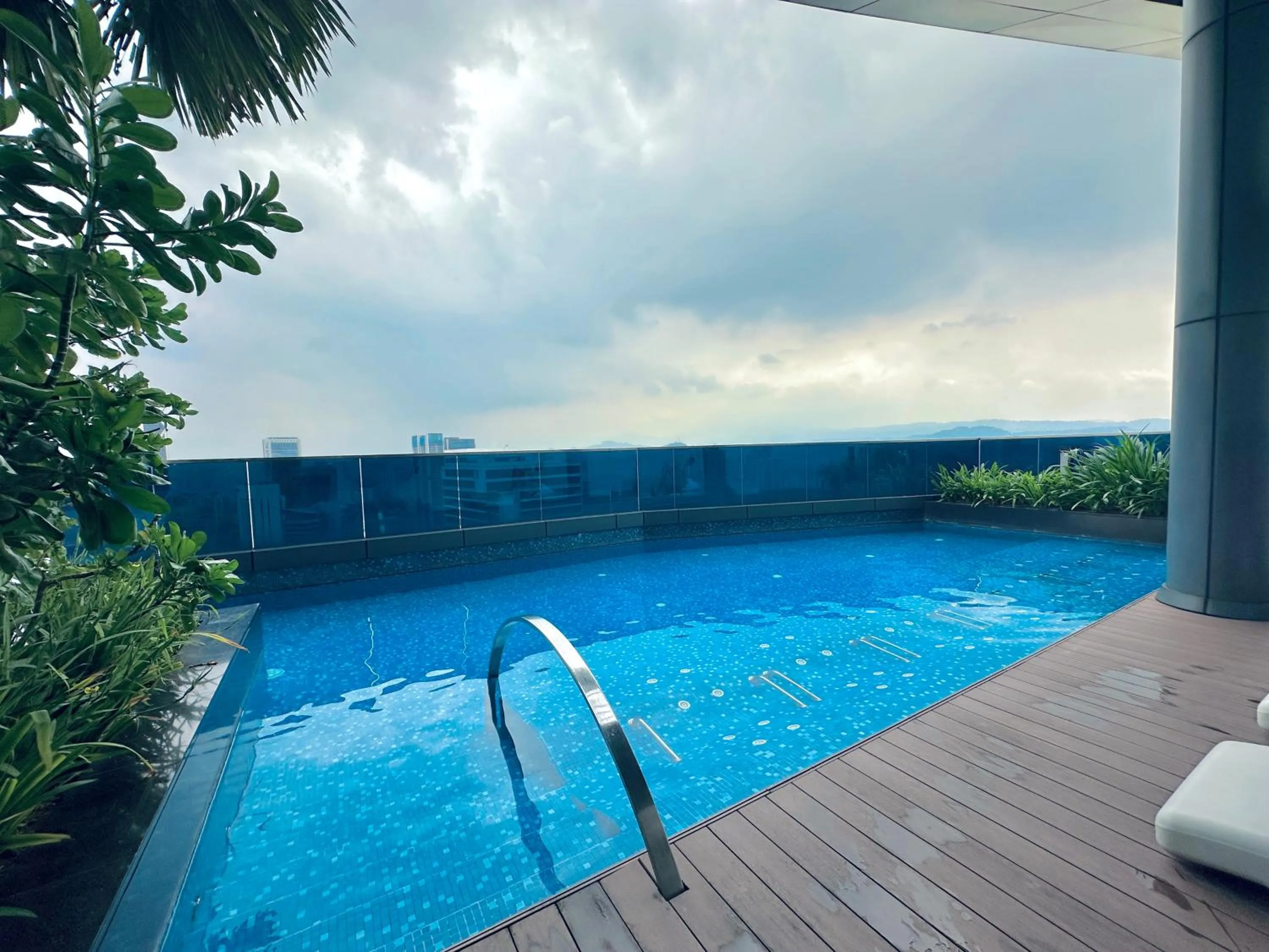 Swimming pool in Eaton Residences By Luna