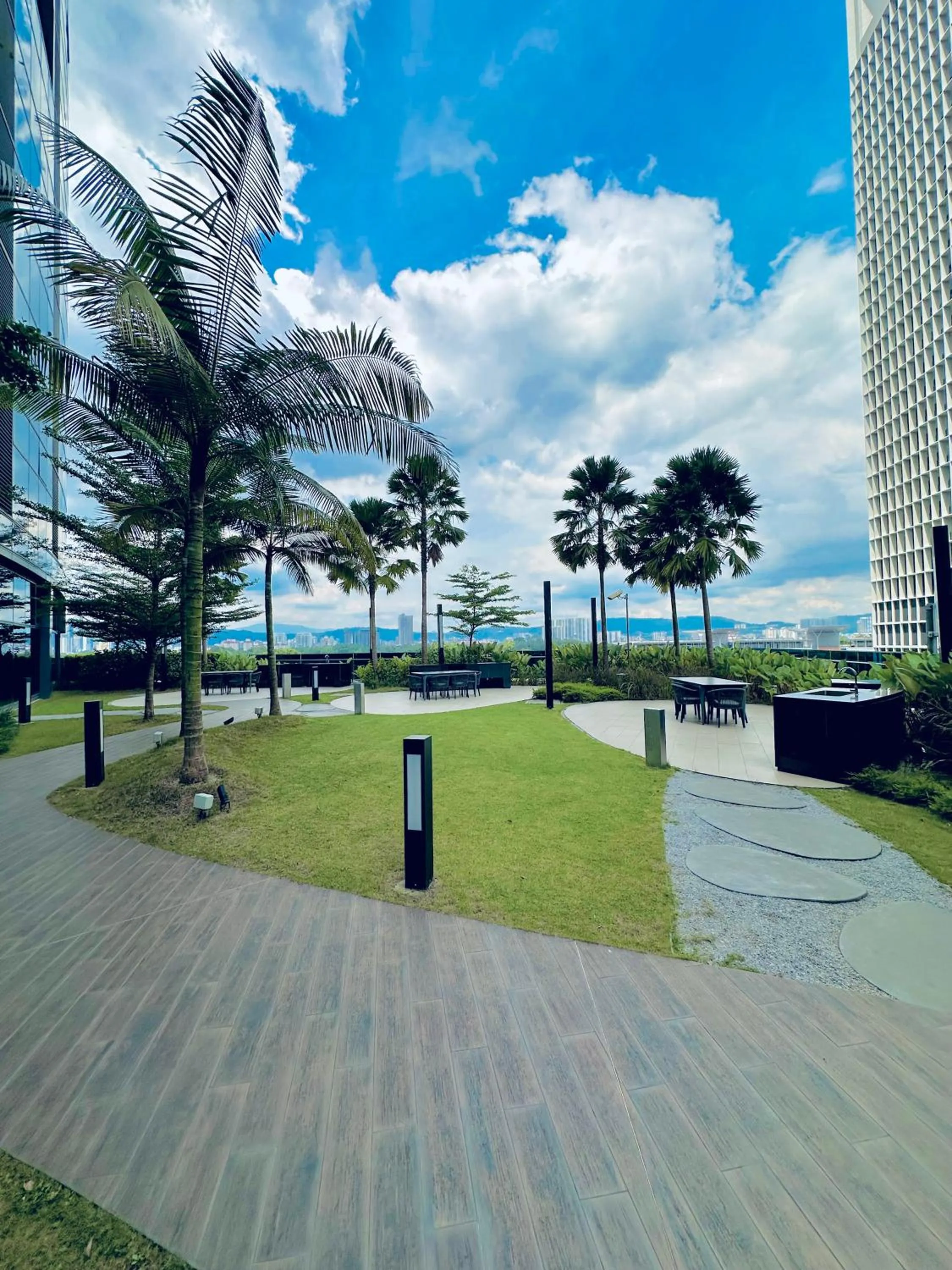 Day in Eaton Residences By Luna