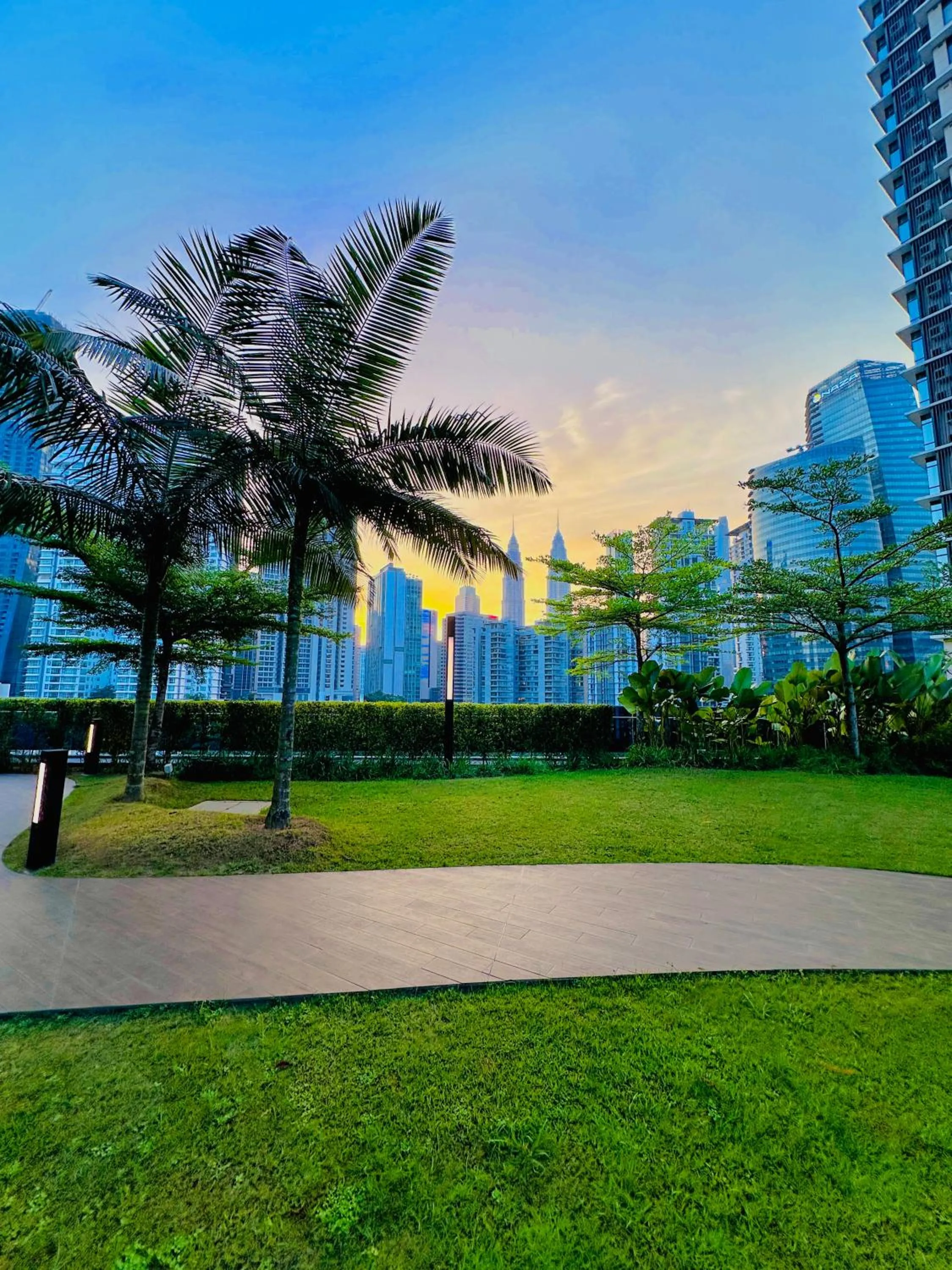 Garden in Eaton Residences By Luna