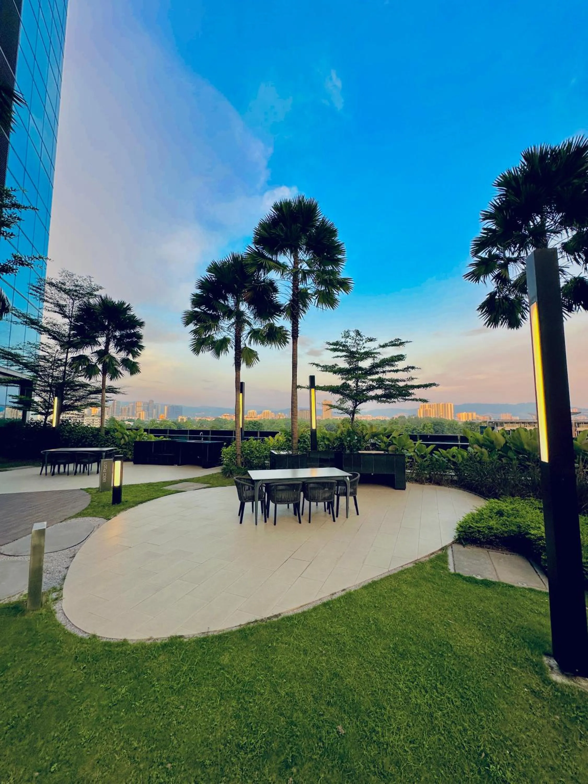 Communal lounge/ TV room in Eaton Residences By Luna