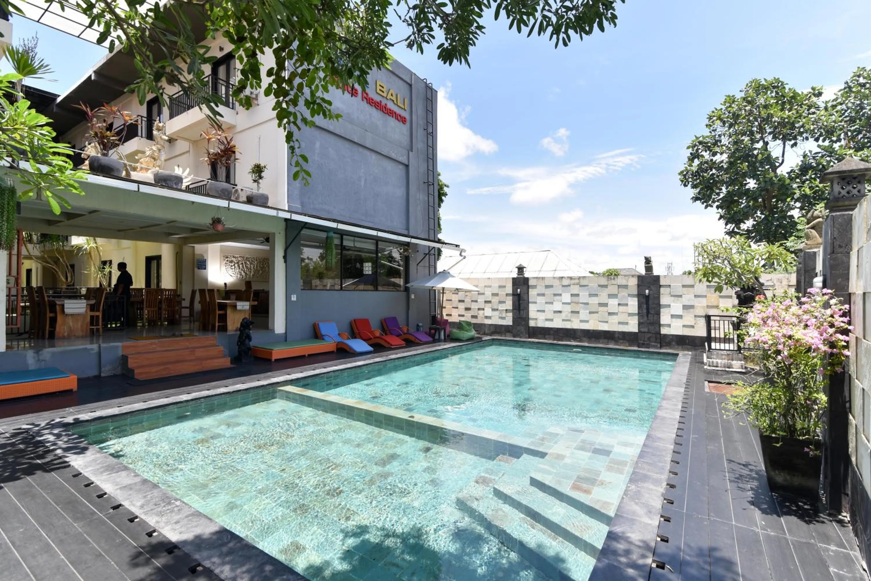 Swimming pool in RedDoorz Plus near Mall Bali Galeria 2