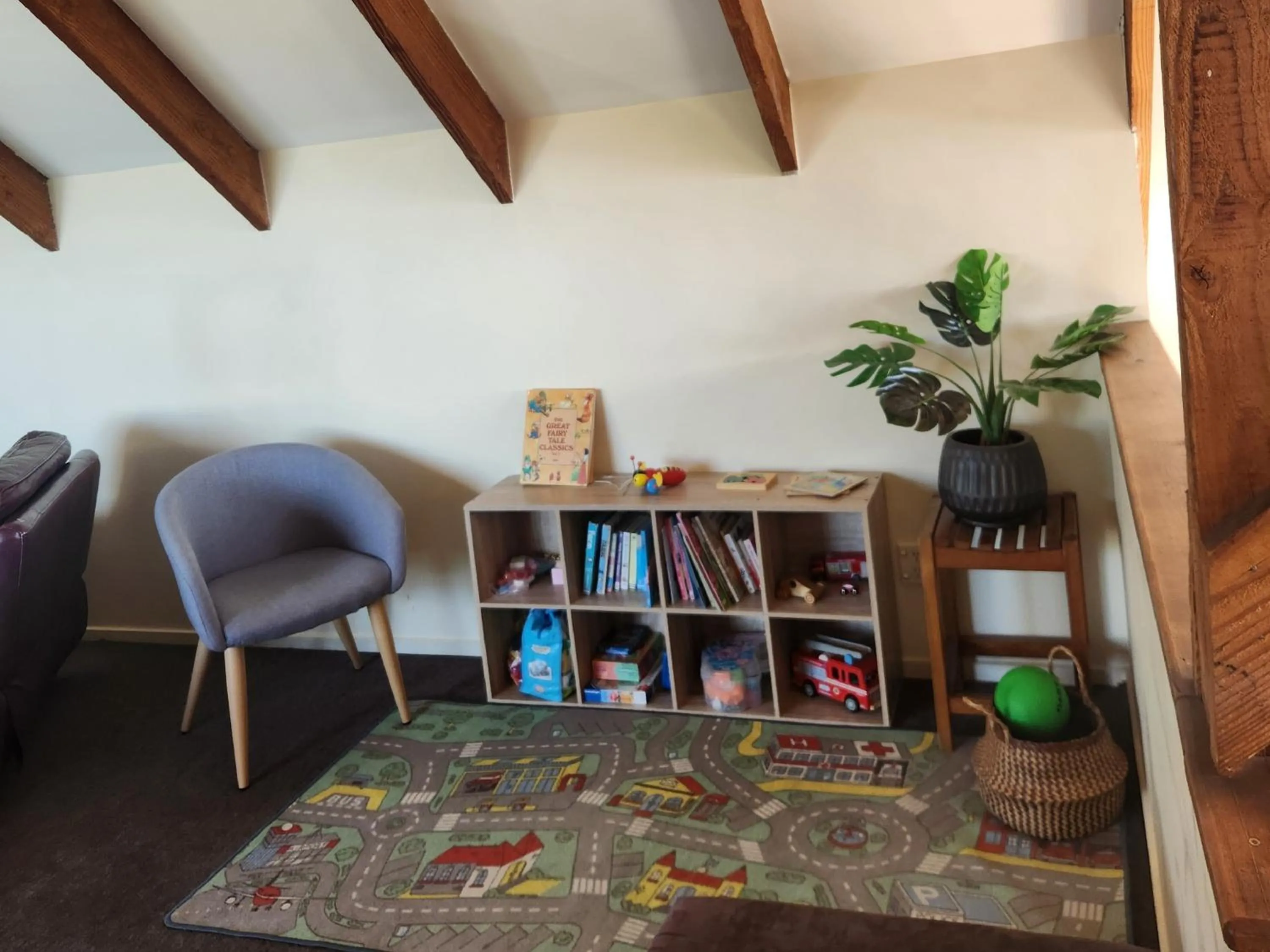 Living room in Snow Denn Lodge