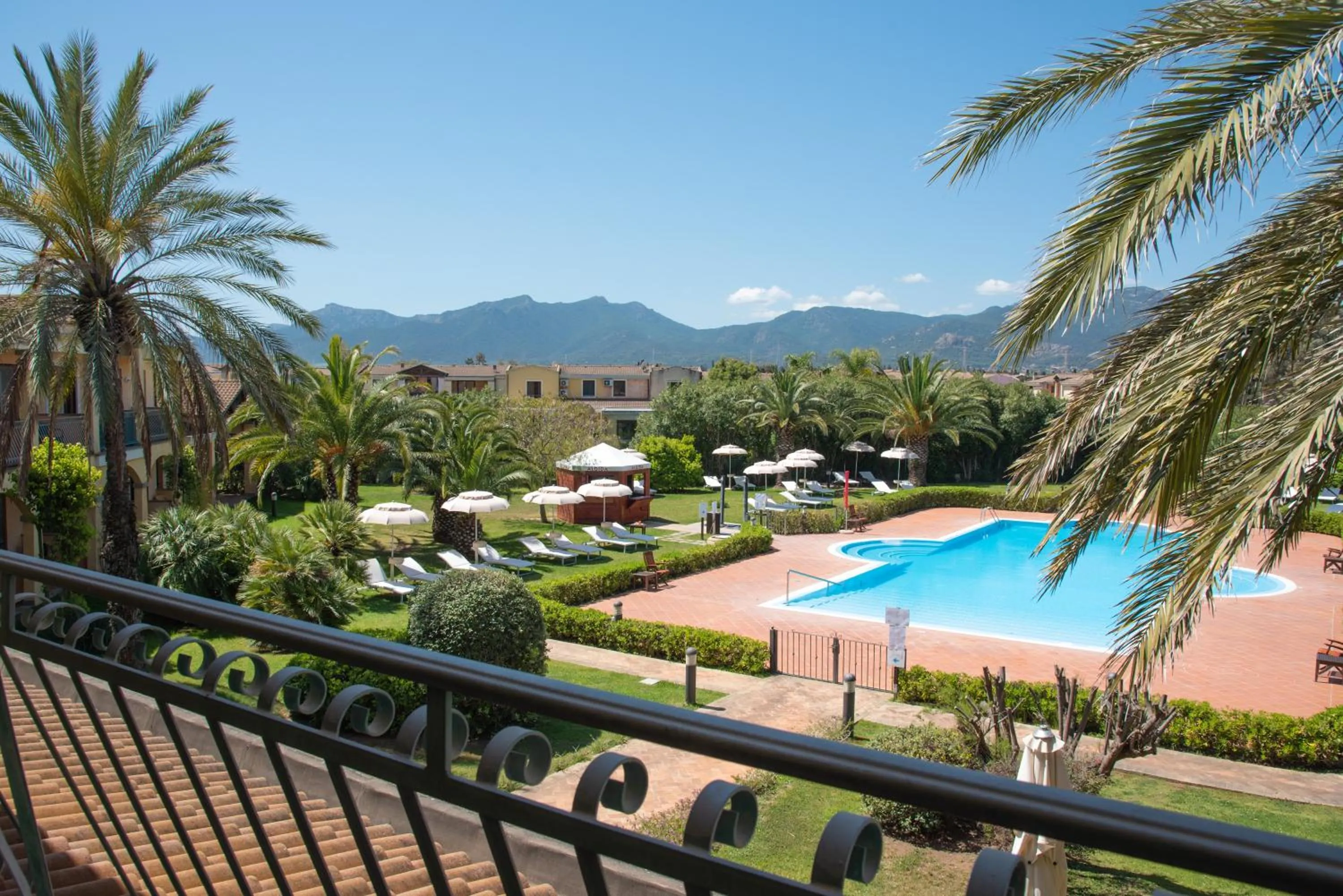 Swimming pool in Hotel Santa Gilla