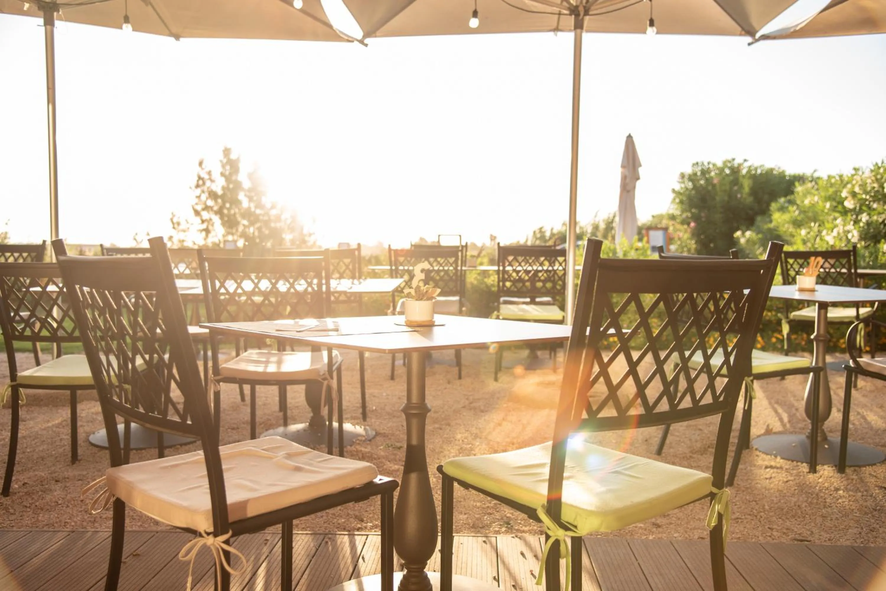 Restaurant/places to eat in Hotel Santa Gilla