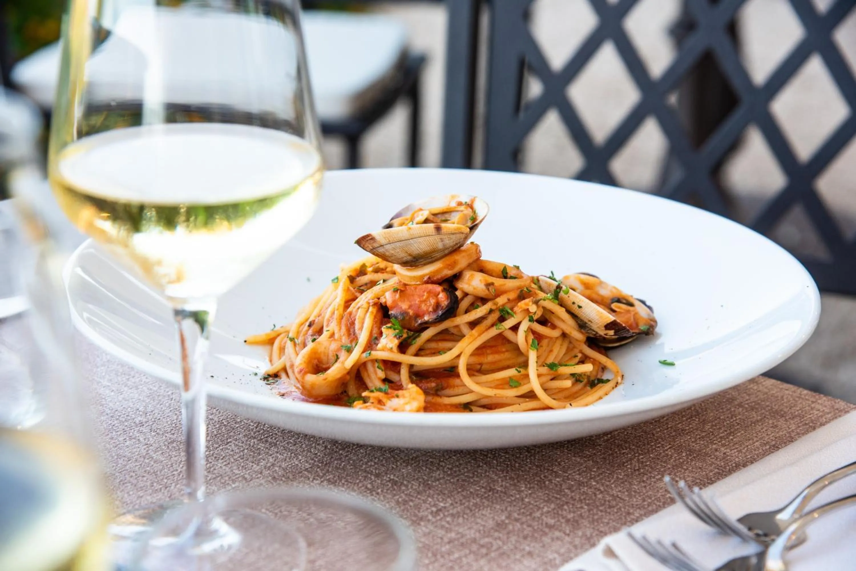 Restaurant/places to eat in Hotel Santa Gilla