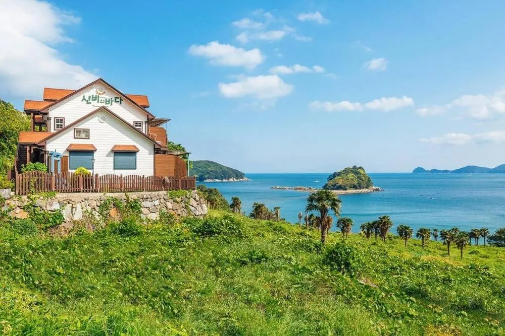 Geoje Sinbi Bada Pension