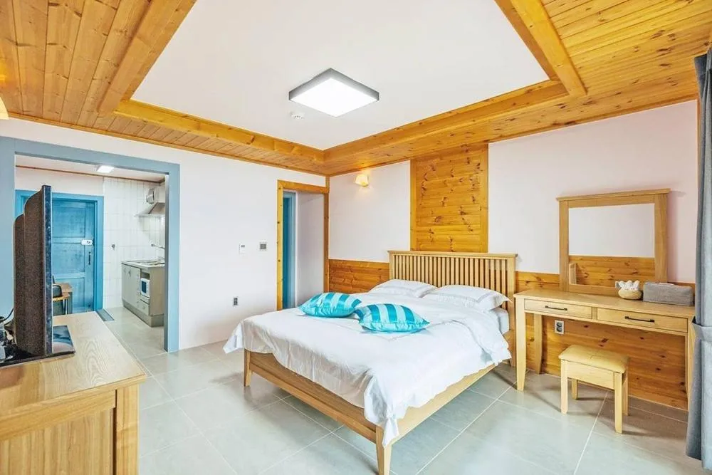 Geoje Sinbi Bada Pension