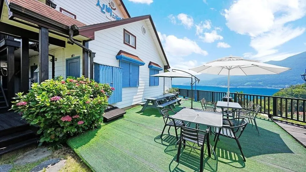 Geoje Sinbi Bada Pension