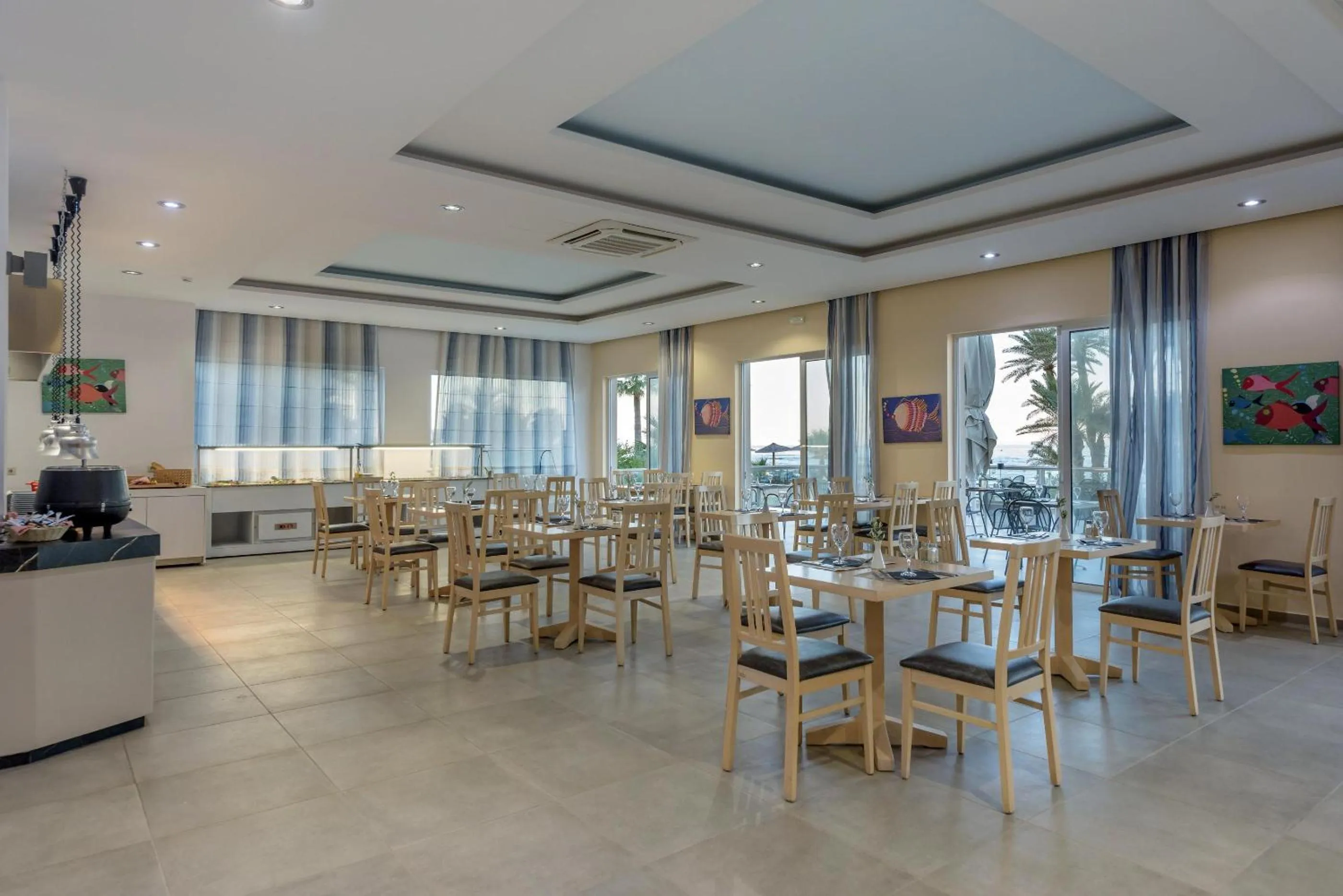 Restaurant/places to eat in Zeus Hotels Palm Beach