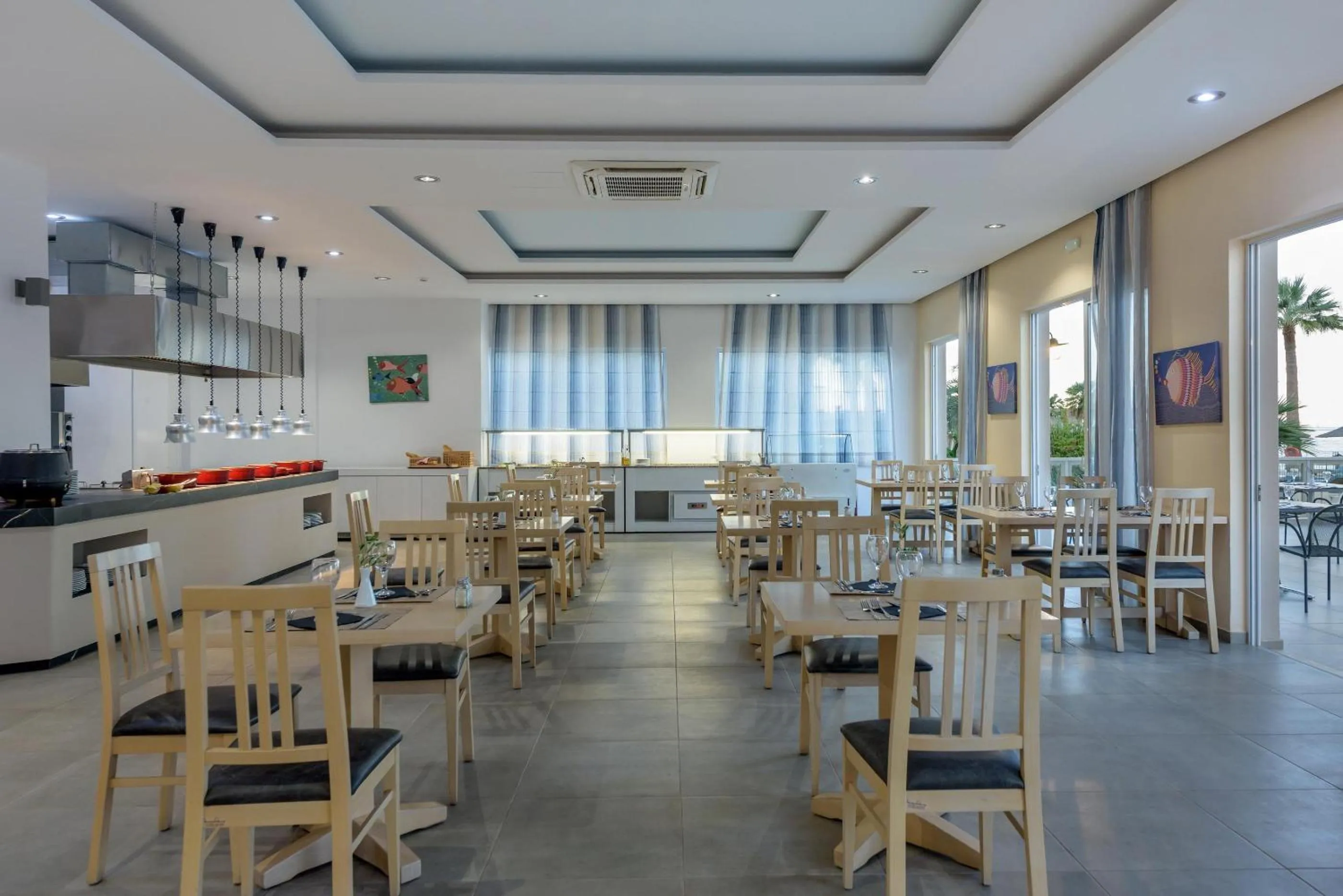 Restaurant/places to eat in Zeus Hotels Palm Beach