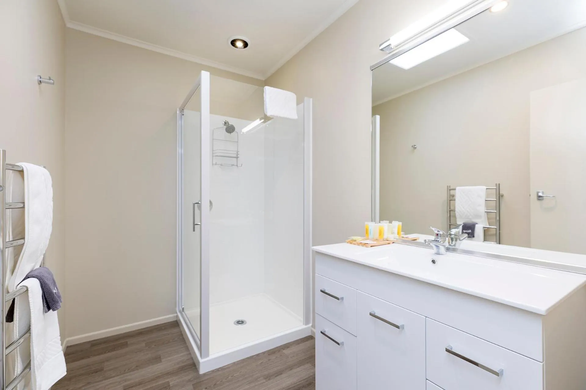 Colonial Court Motor Inn