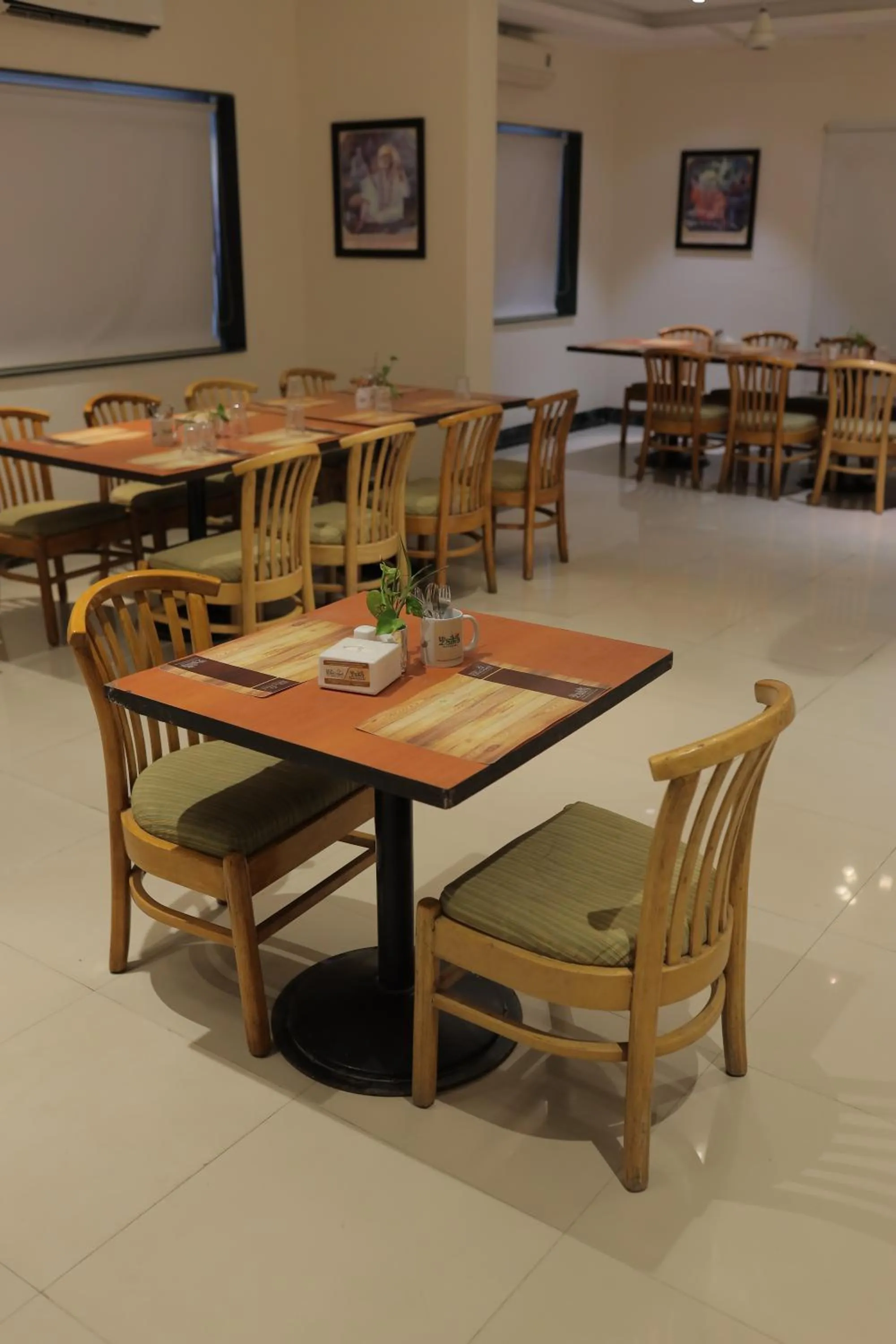 Restaurant/places to eat in HOTEL KB's Grand