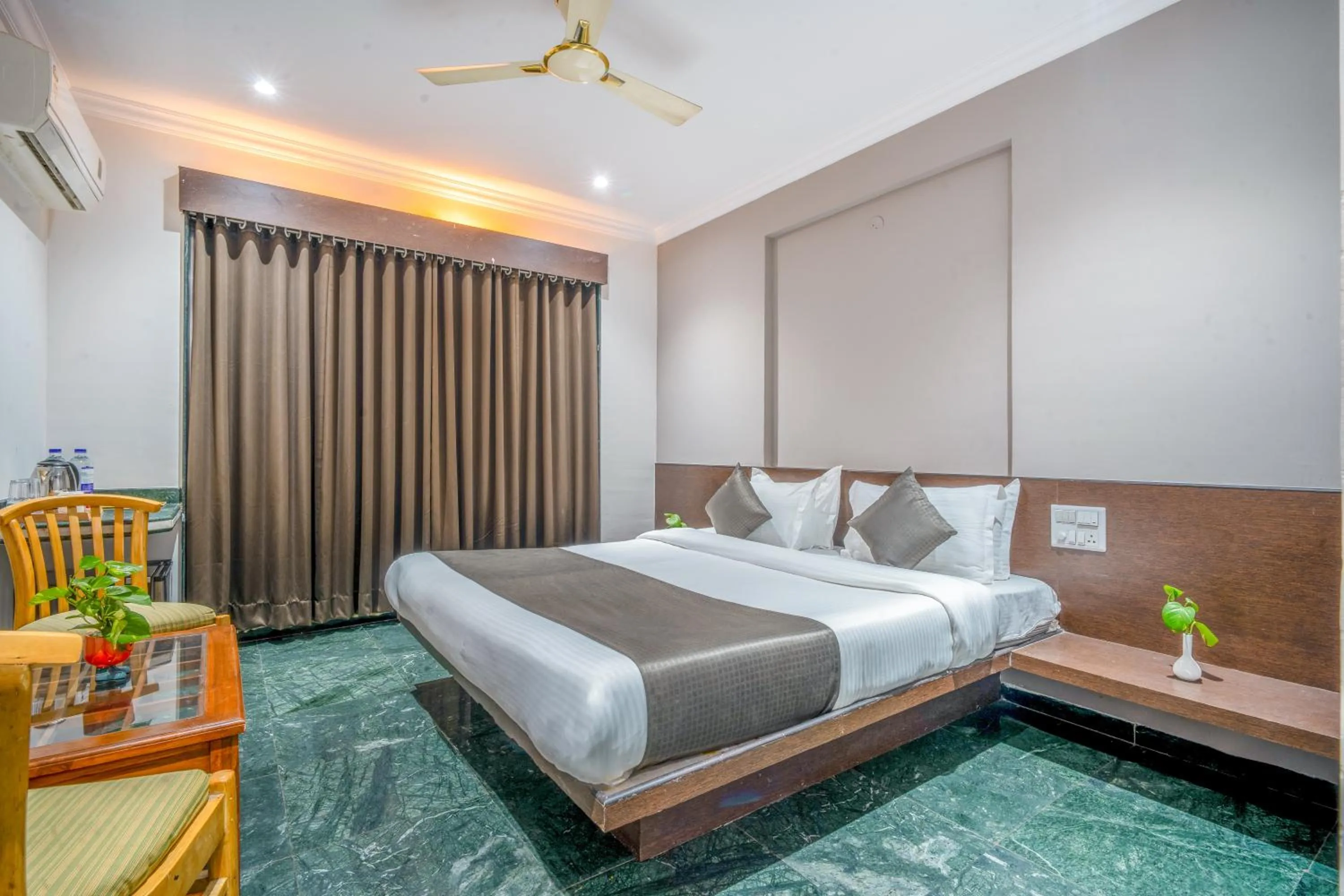 Bed in HOTEL KB's Grand