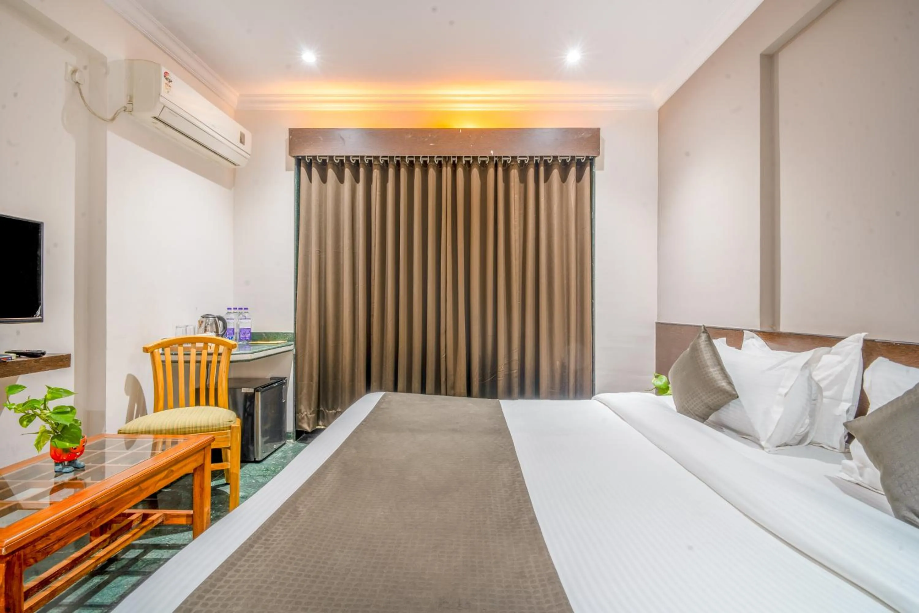 Bed in HOTEL KB's Grand