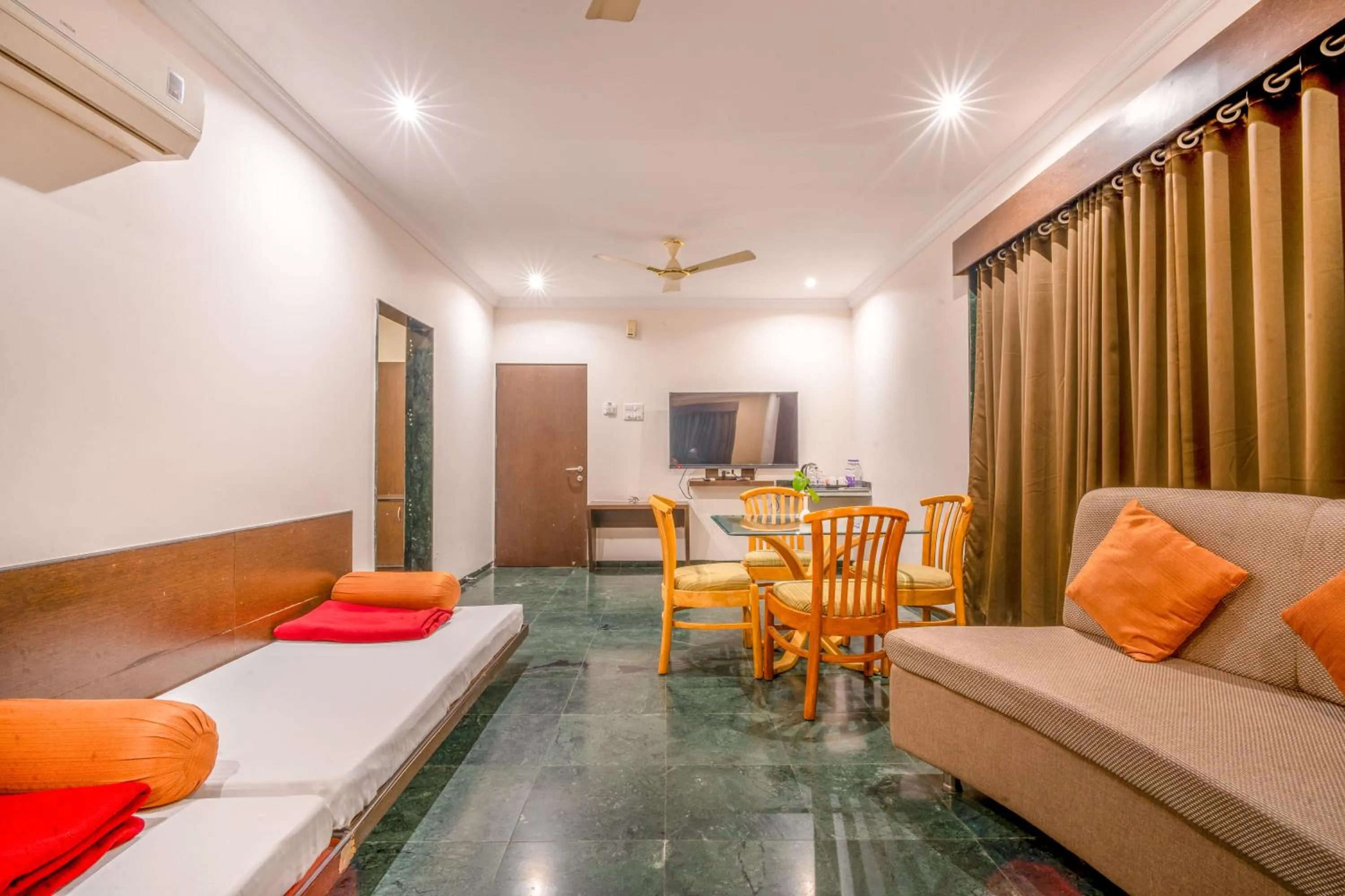 Bed in HOTEL KB's Grand