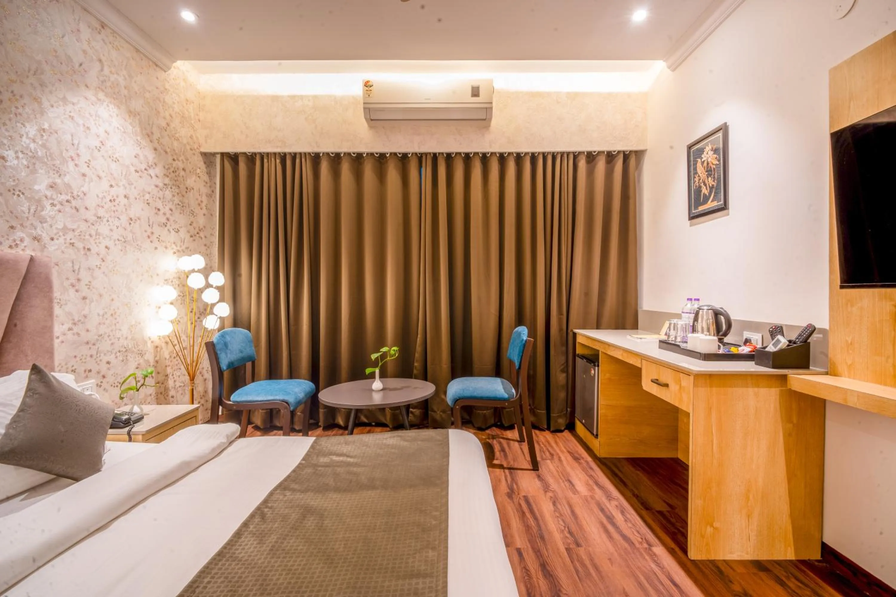 Bed in HOTEL KB's Grand