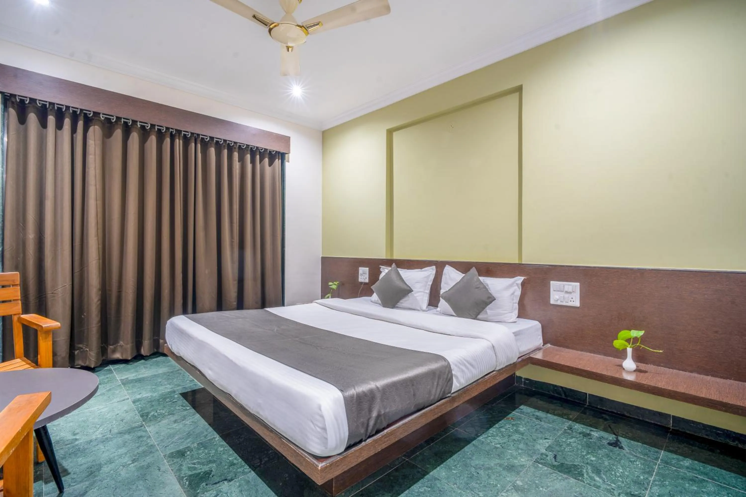 Bed in HOTEL KB's Grand