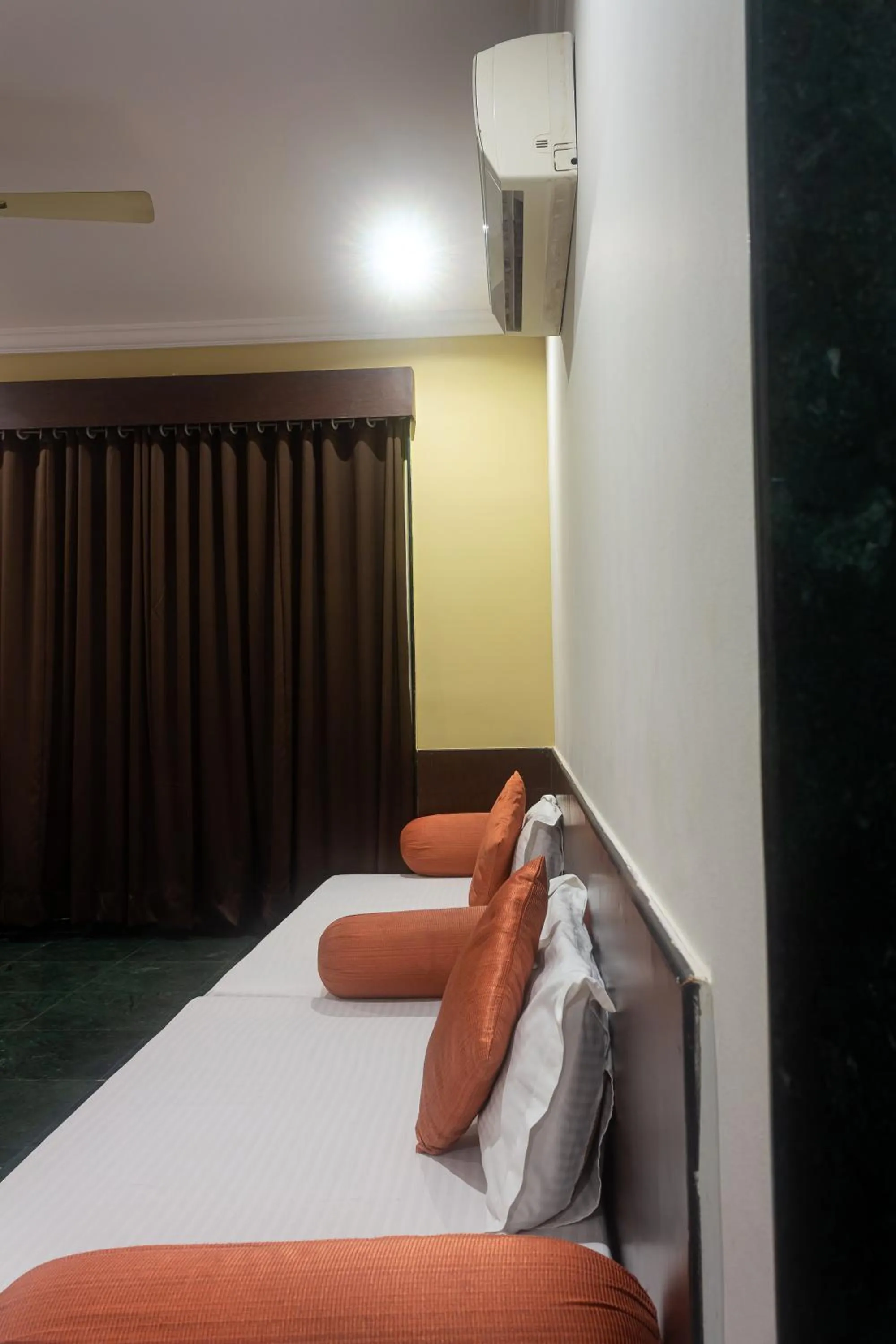 Bed in HOTEL KB's Grand