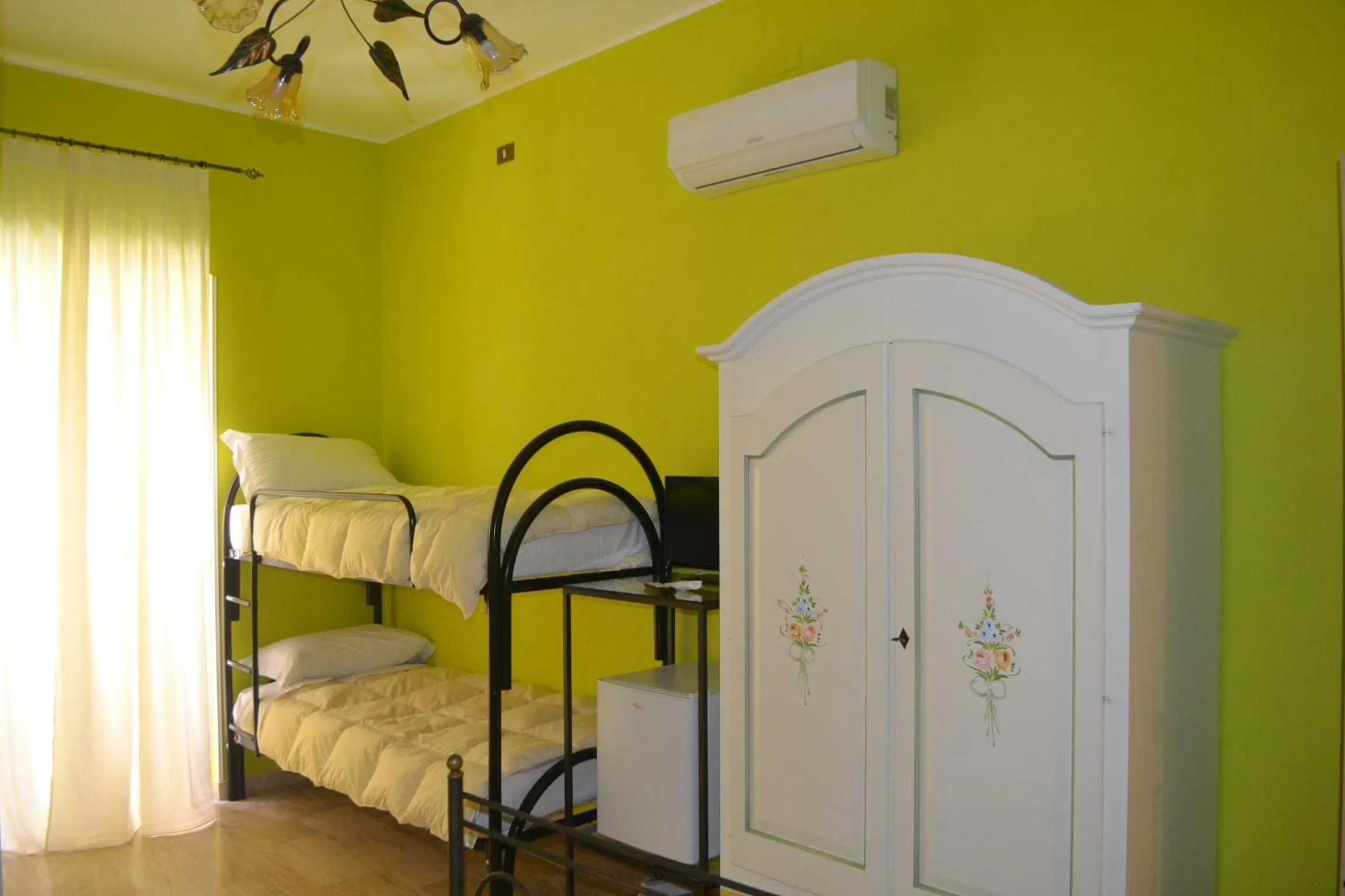 Pets, Bed in La Marinella