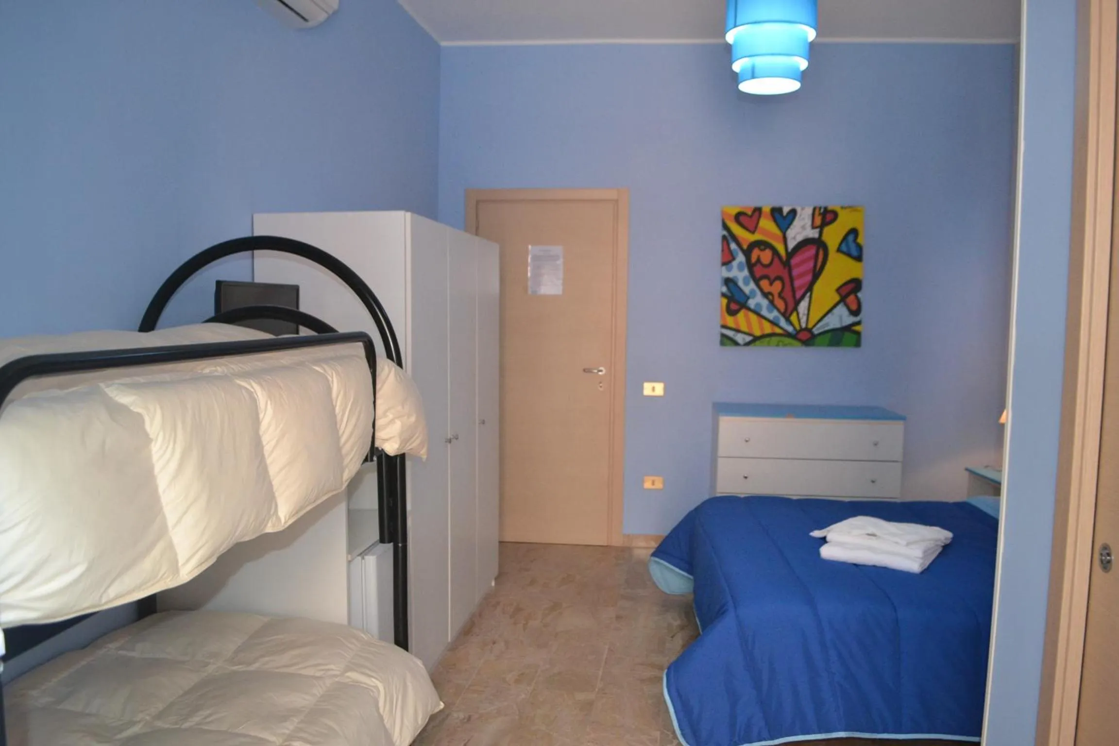 bunk bed, Bed in La Marinella