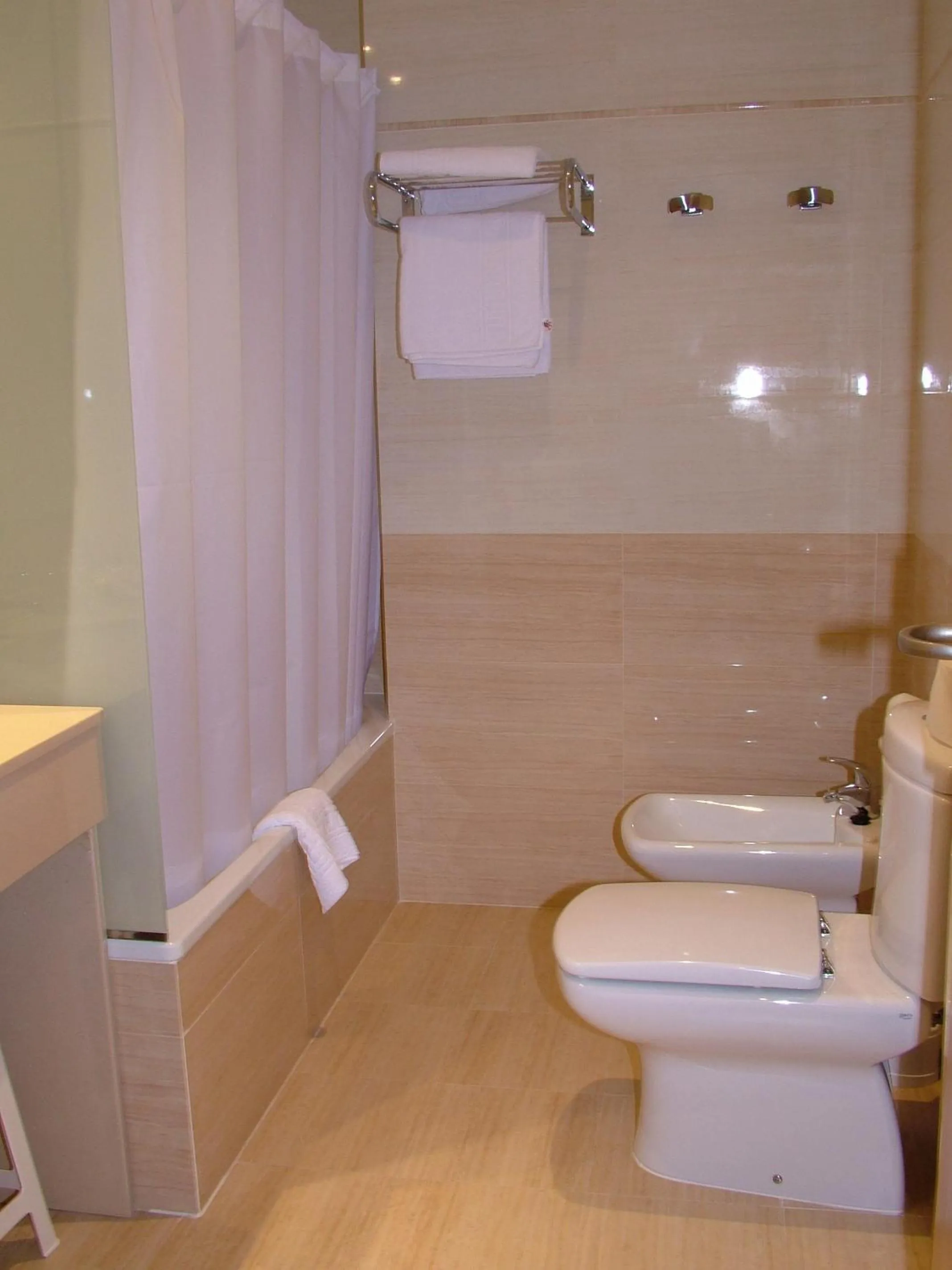 Bathroom in Hotel Alba