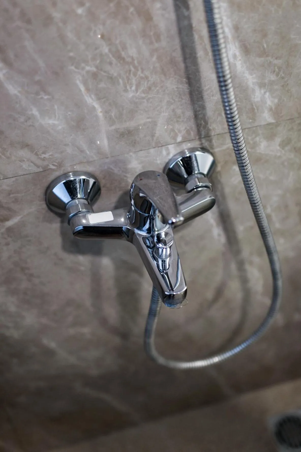 Shower in Trix House Malang