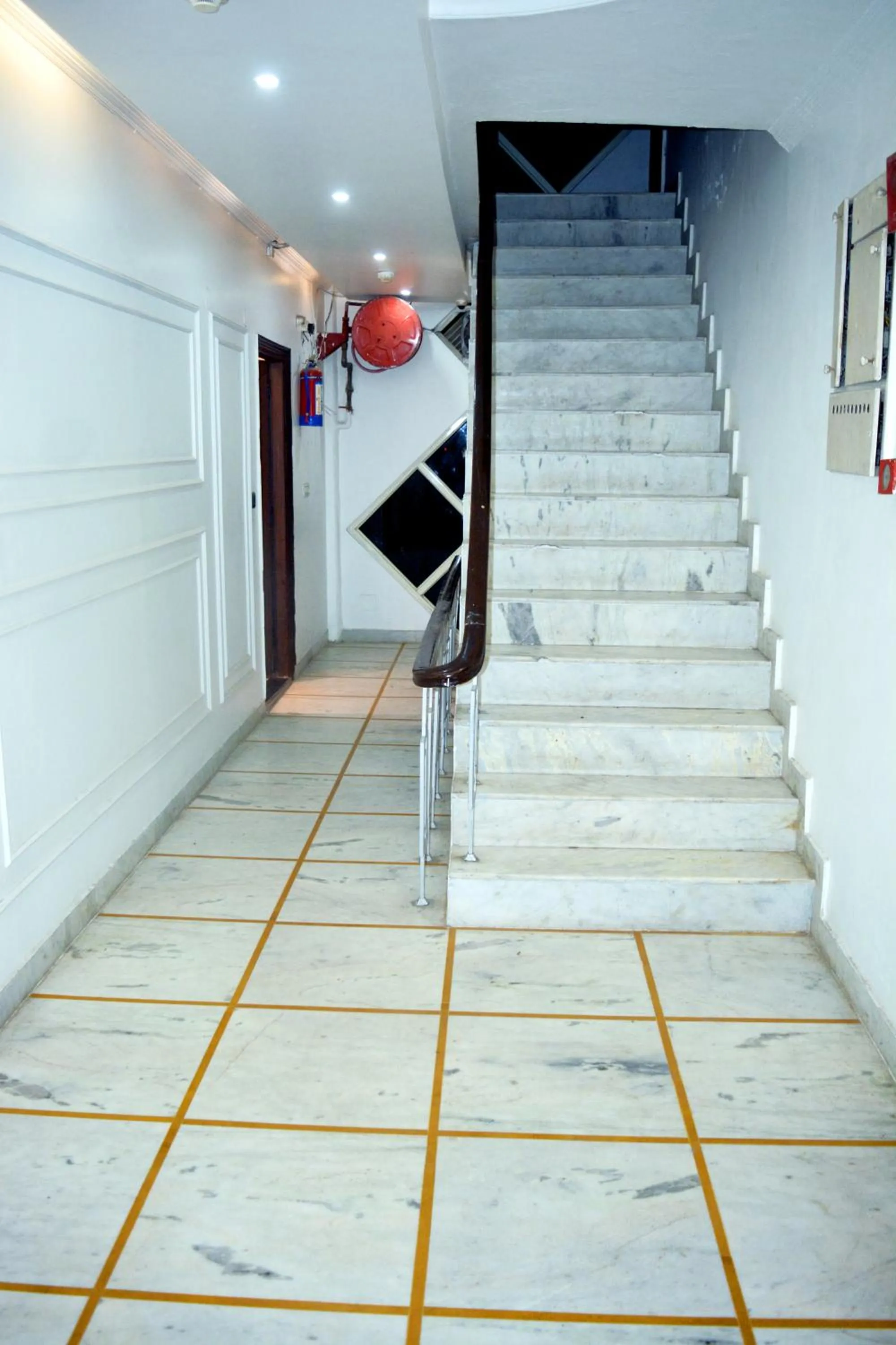 Hotel Delhi Empire Dx