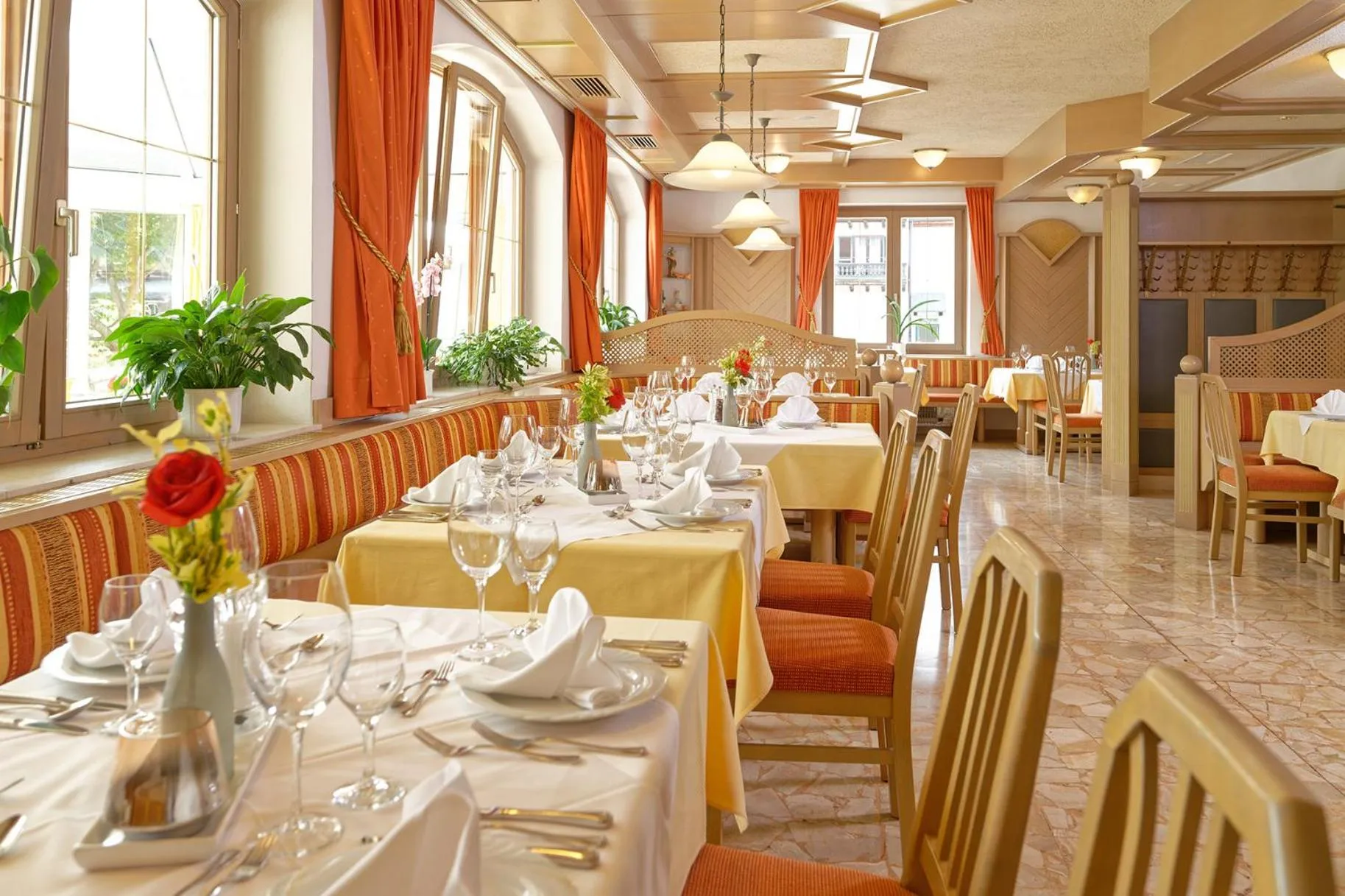 Restaurant/places to eat in Hotel Edelweiss