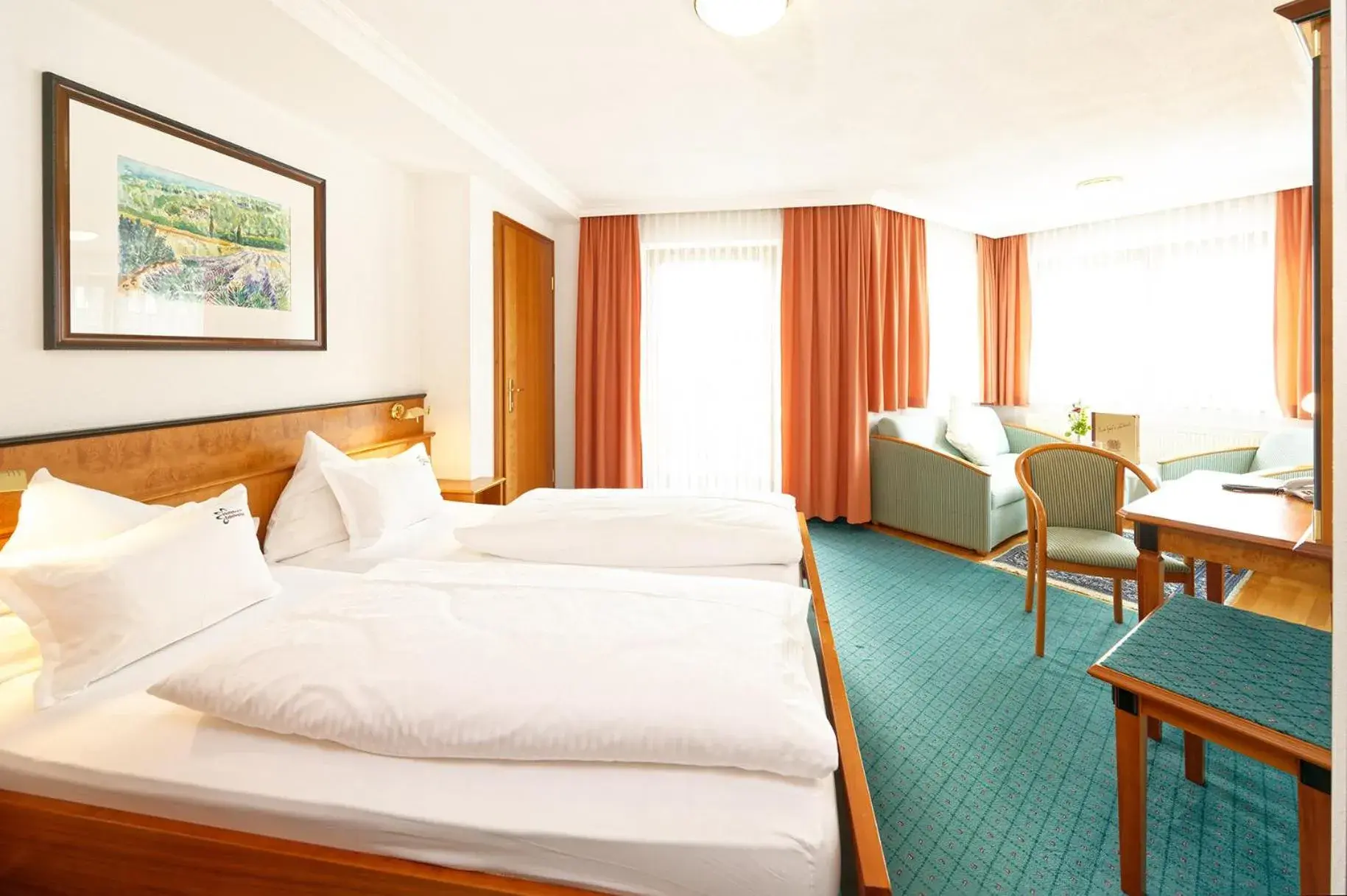 Deluxe Double Room with Bath in Hotel Edelweiss Deluxe Double Room with Bath in Hotel Edelweiss