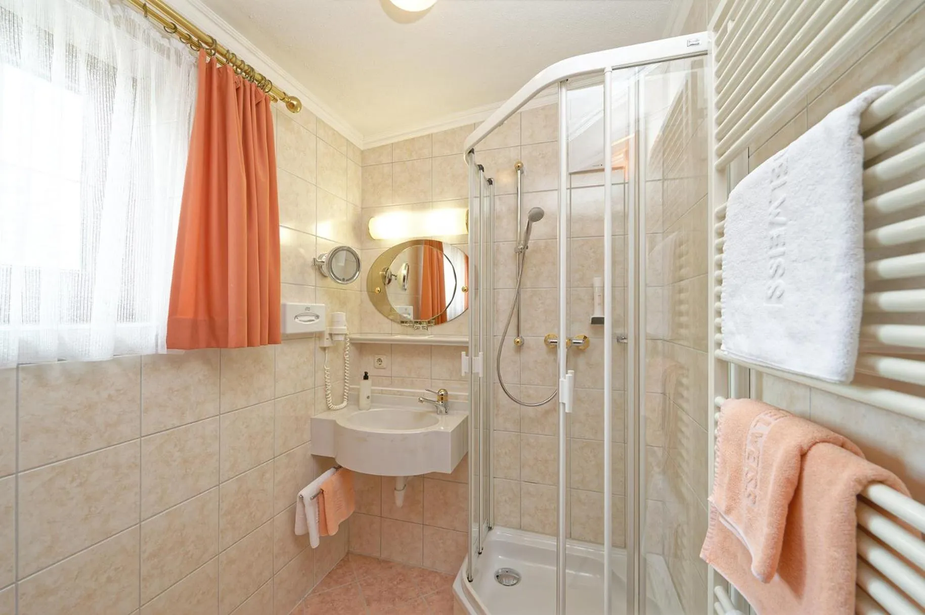 Bathroom in Hotel Edelweiss