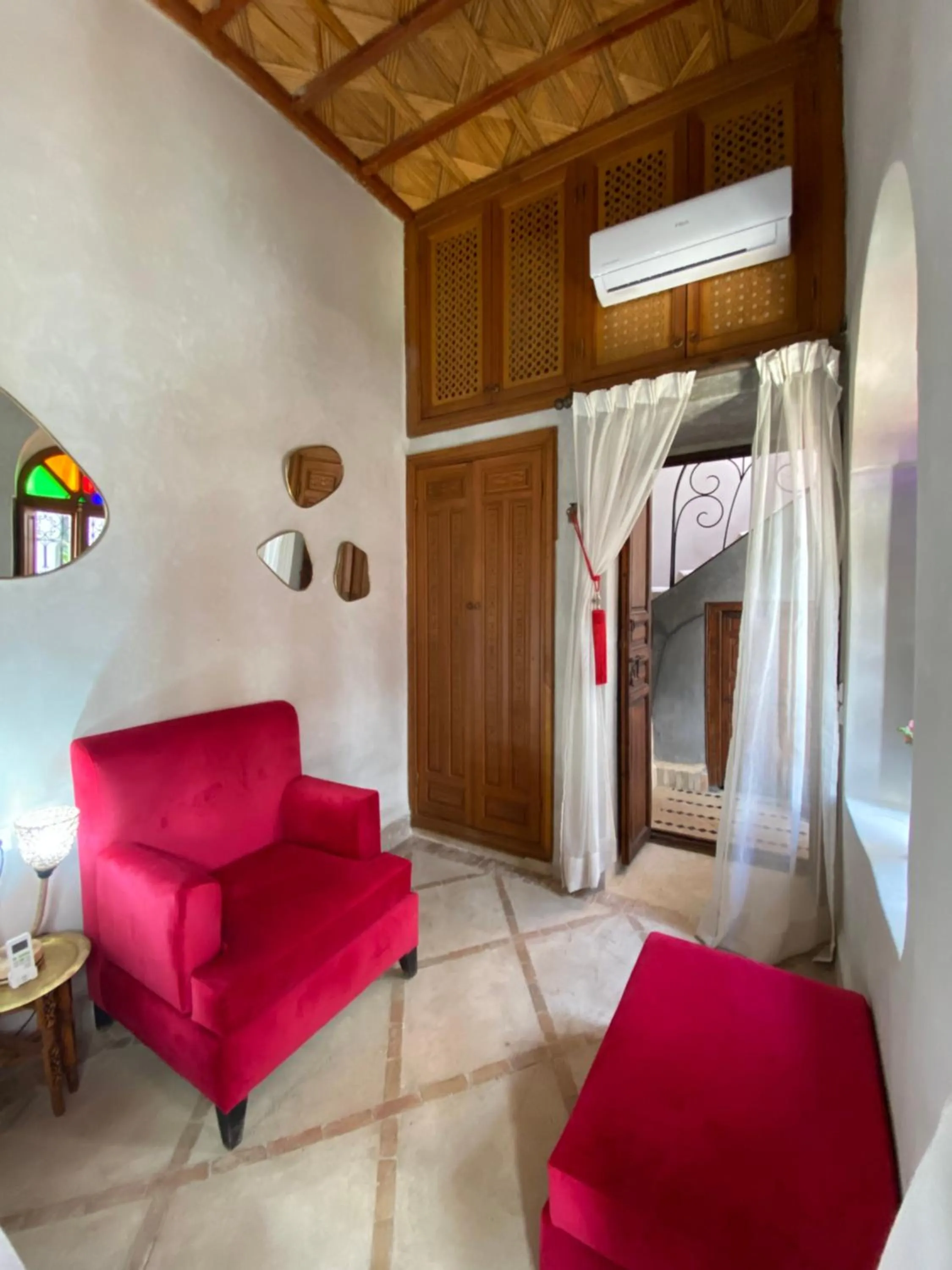 Photo of the whole room, Bed in Riad Bab Yacout & SPA