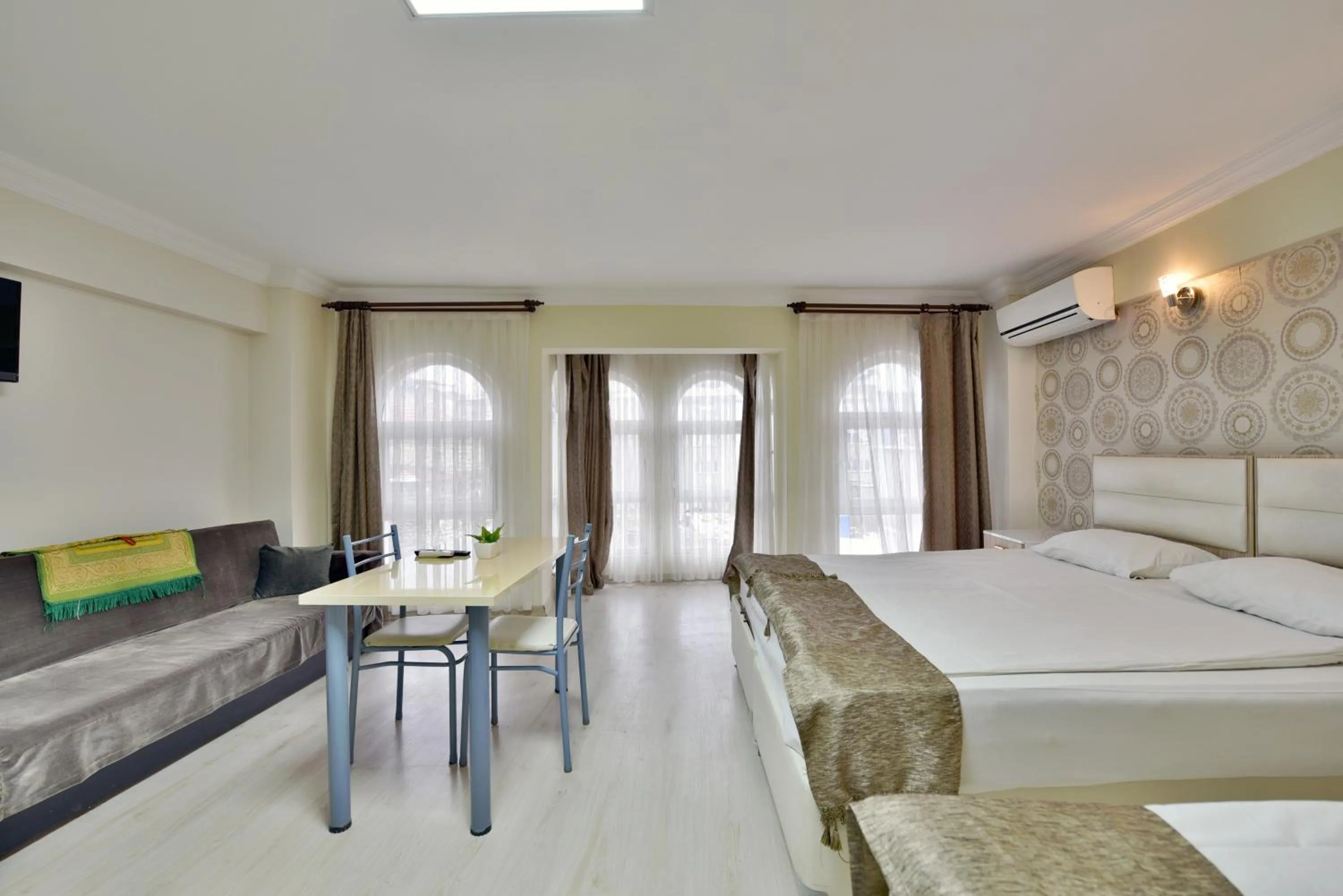 Photo of the whole room in Oban Suites Istanbul