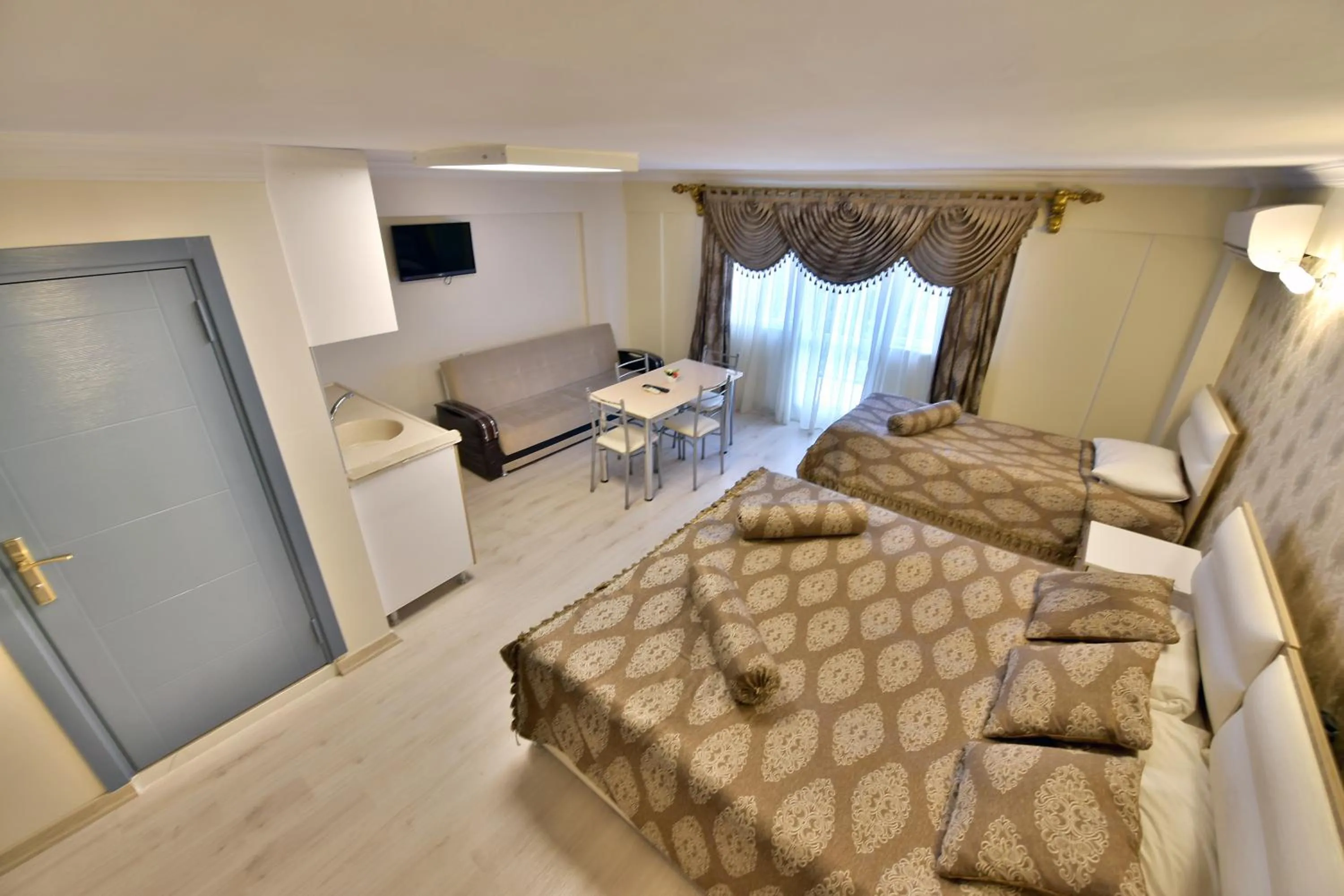 Photo of the whole room in Oban Suites Istanbul
