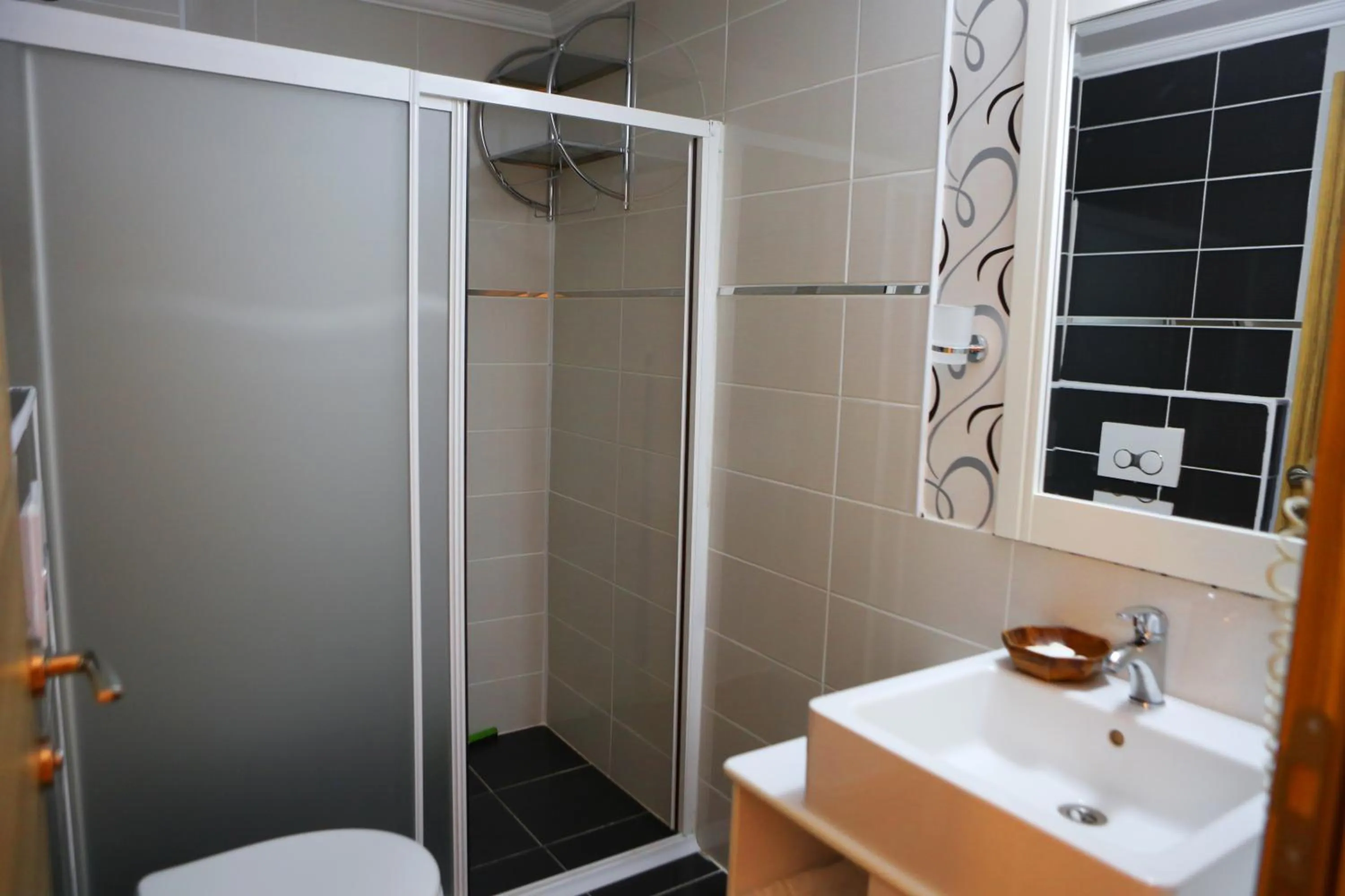 Bathroom in Uğur Otel