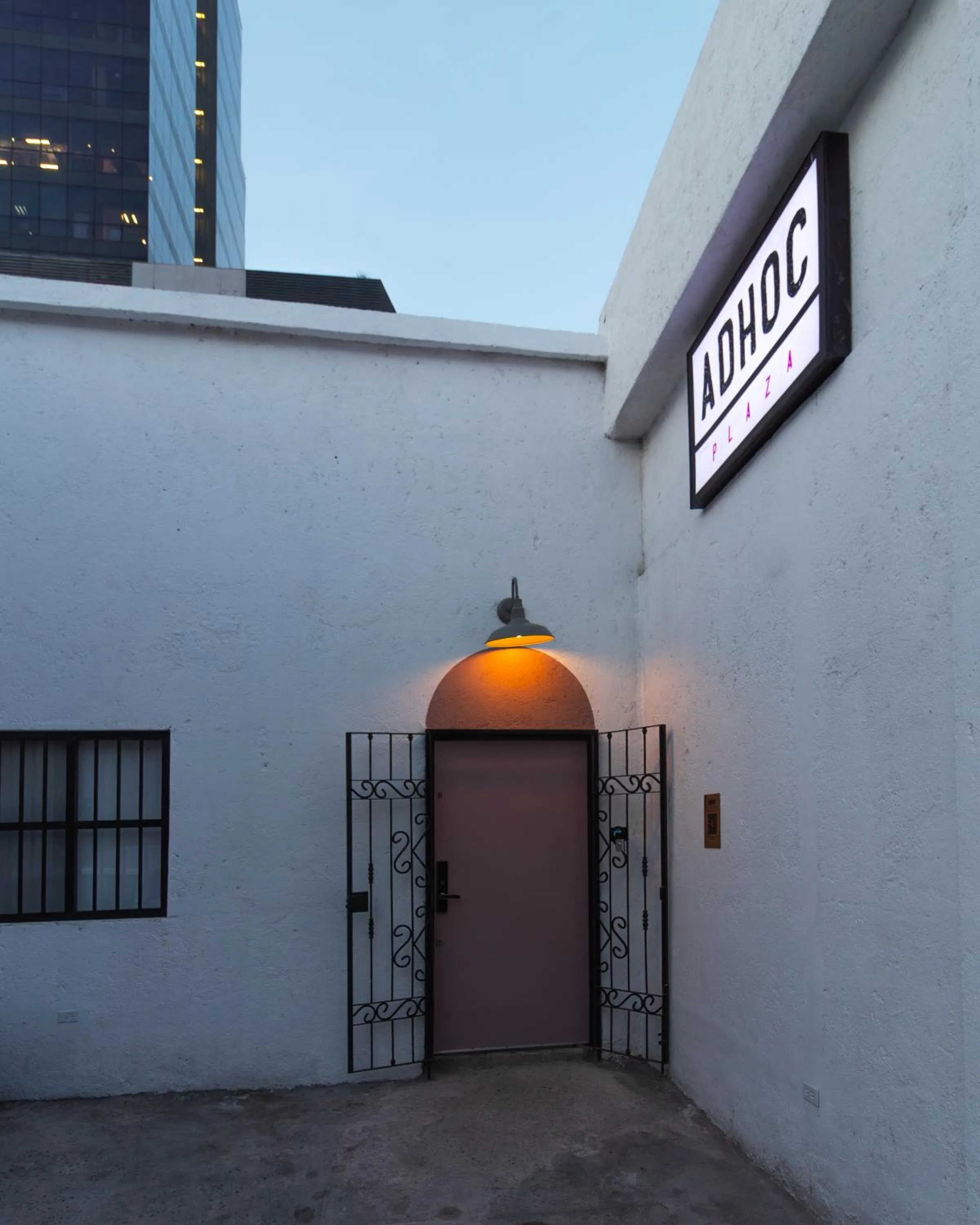 Facade/entrance in Adhoc Barrio Antiguo