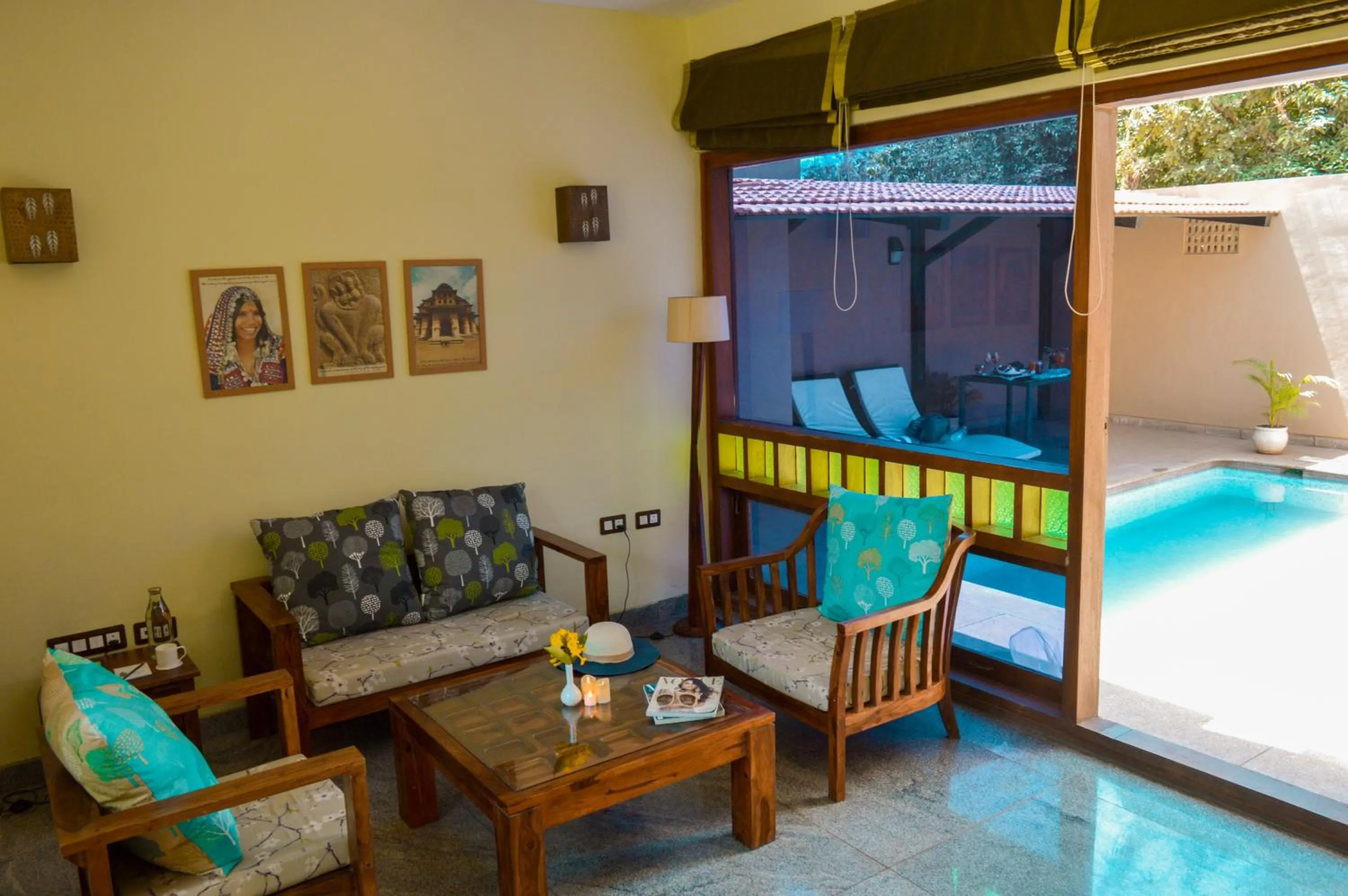 Living room, Bed in Heritage Resort Hampi