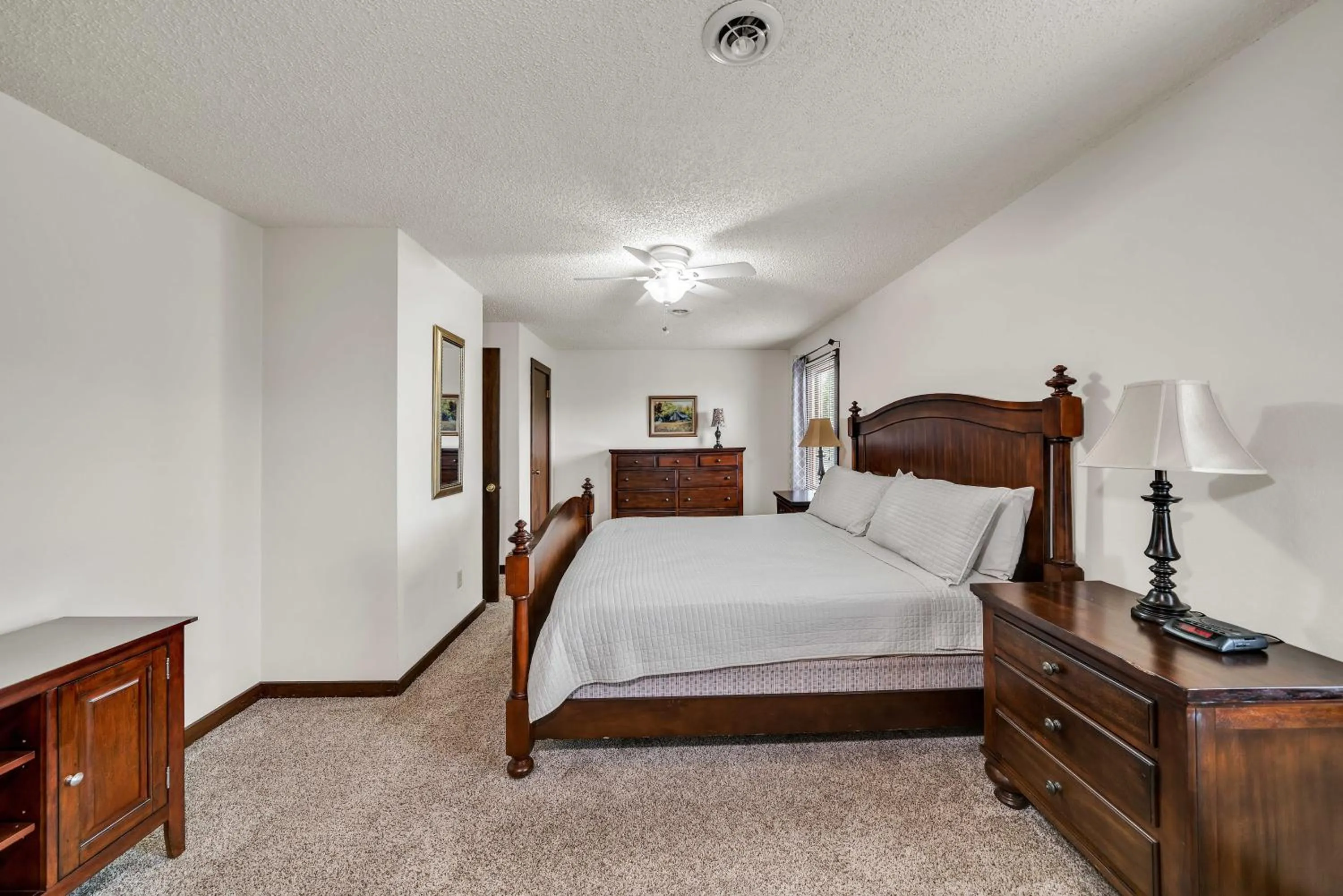 Bed in Coosawattee River Resort