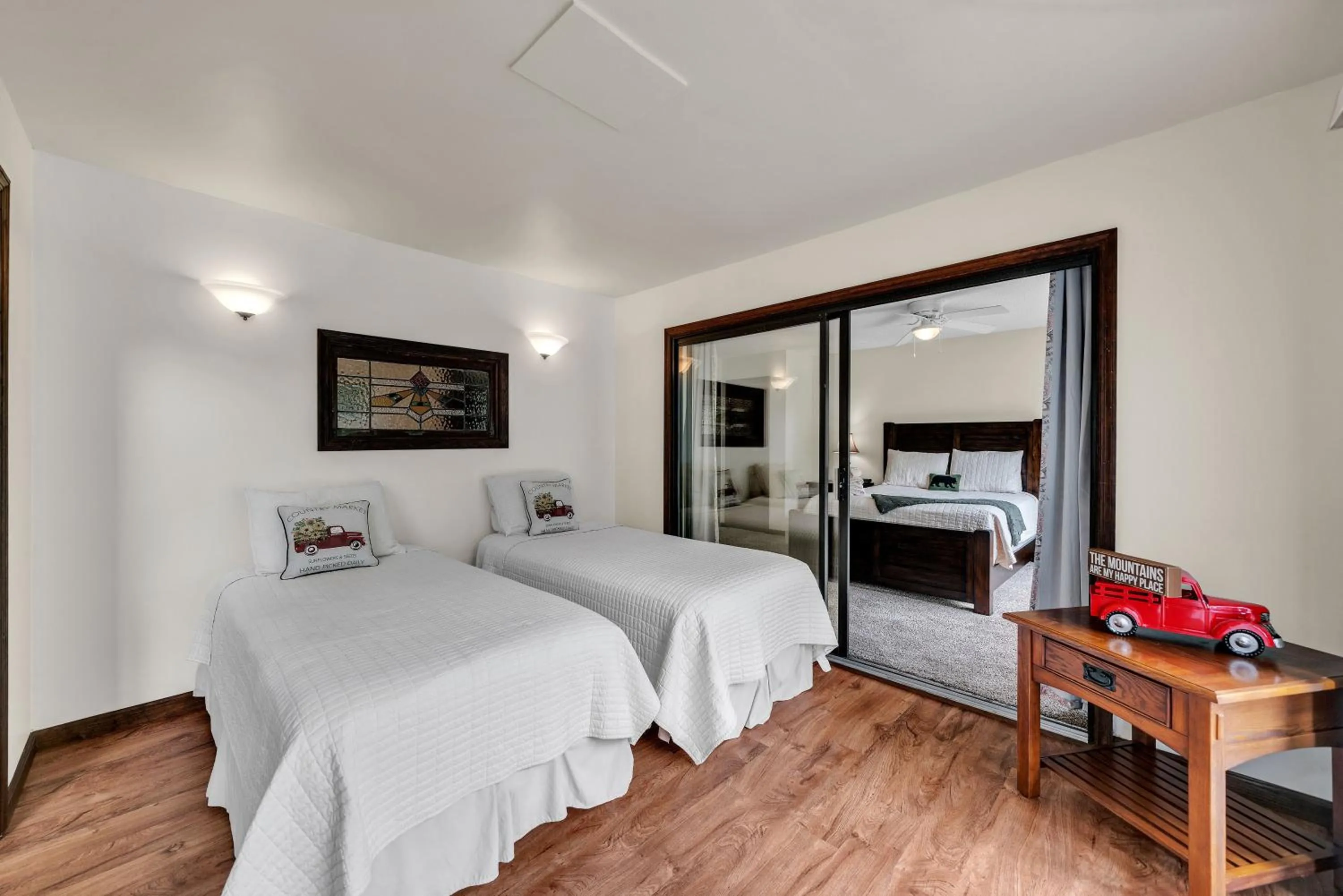 Bed in Coosawattee River Resort