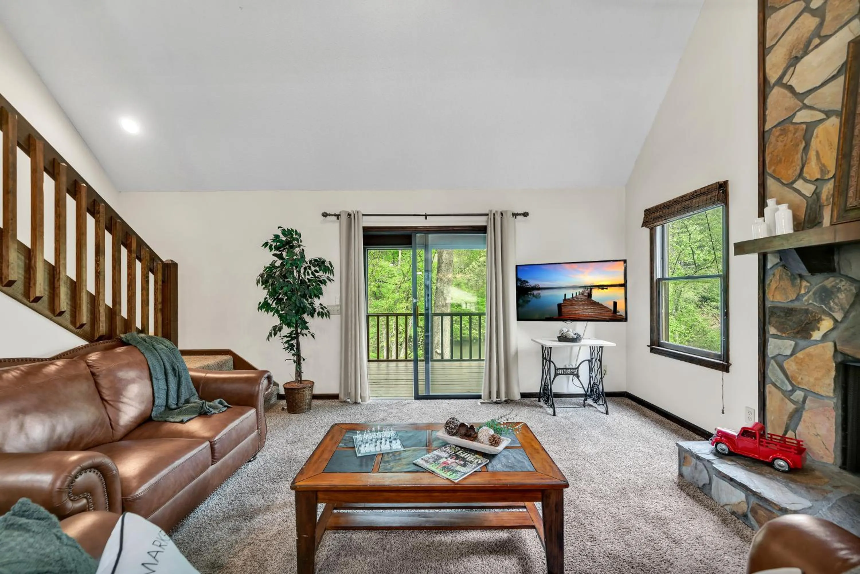 TV and multimedia in Coosawattee River Resort