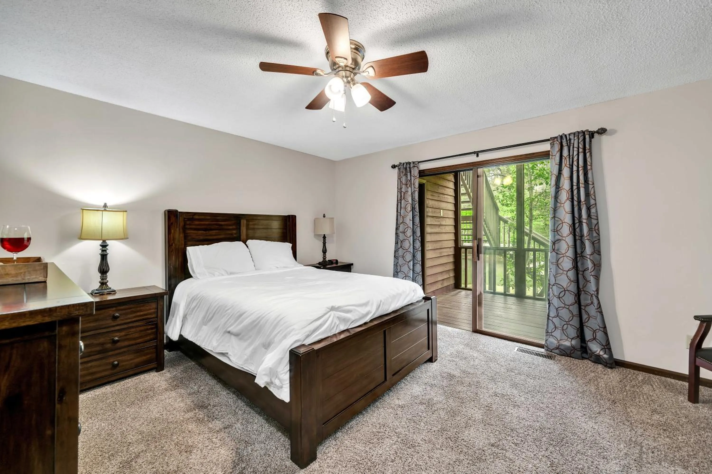 Bed in Coosawattee River Resort