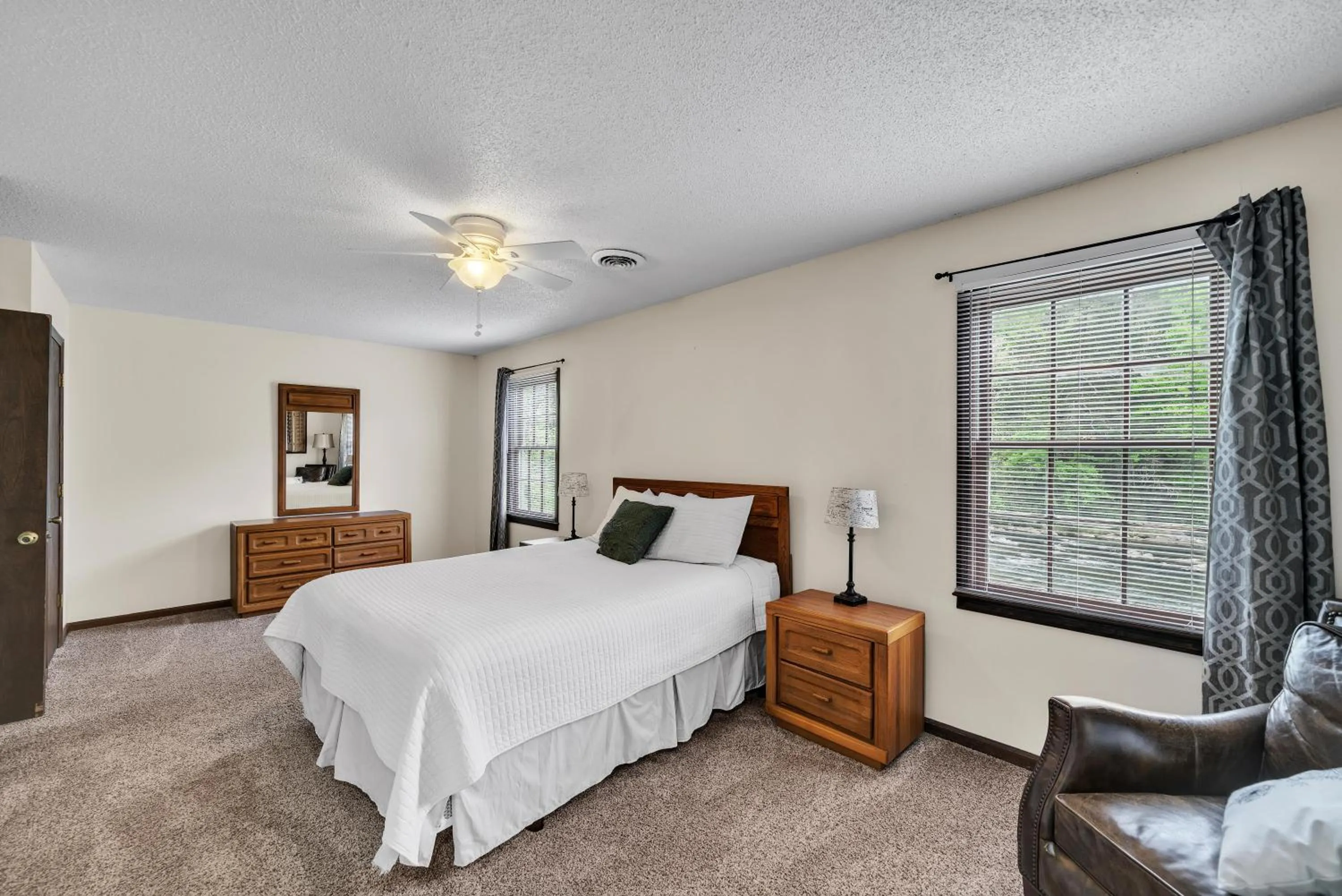 Bed in Coosawattee River Resort