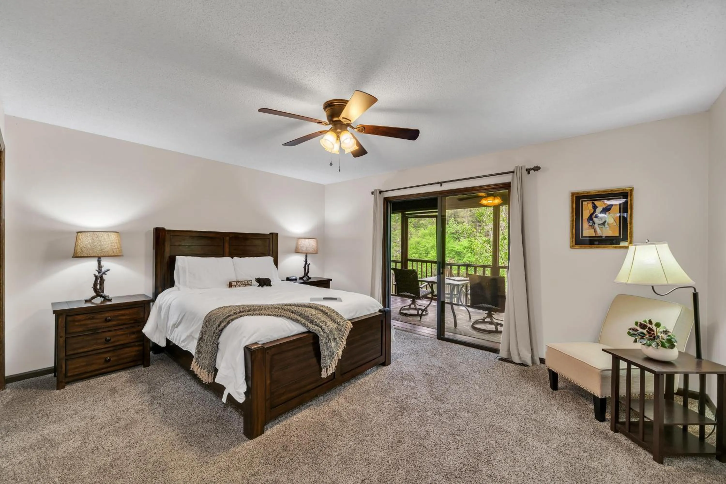 Bed in Coosawattee River Resort