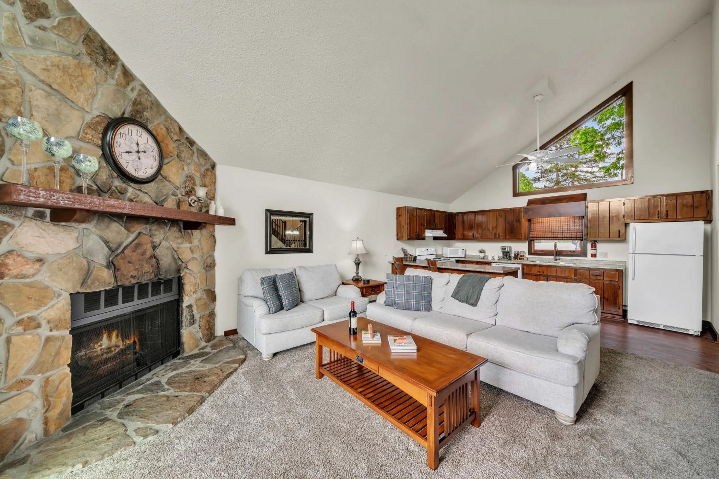 Kitchen or kitchenette in Coosawattee River Resort