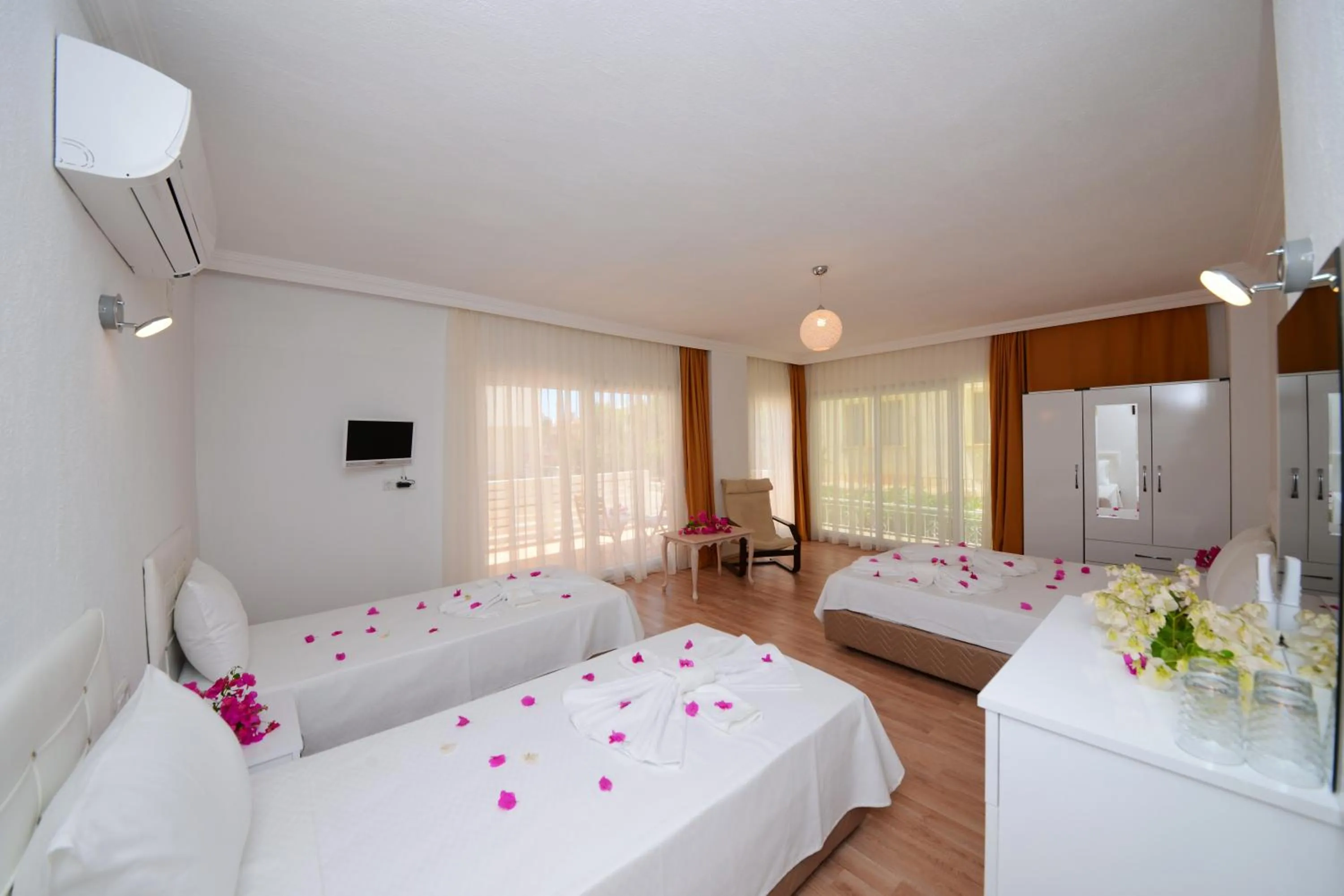 Photo of the whole room, Bed in Neruda Hotel