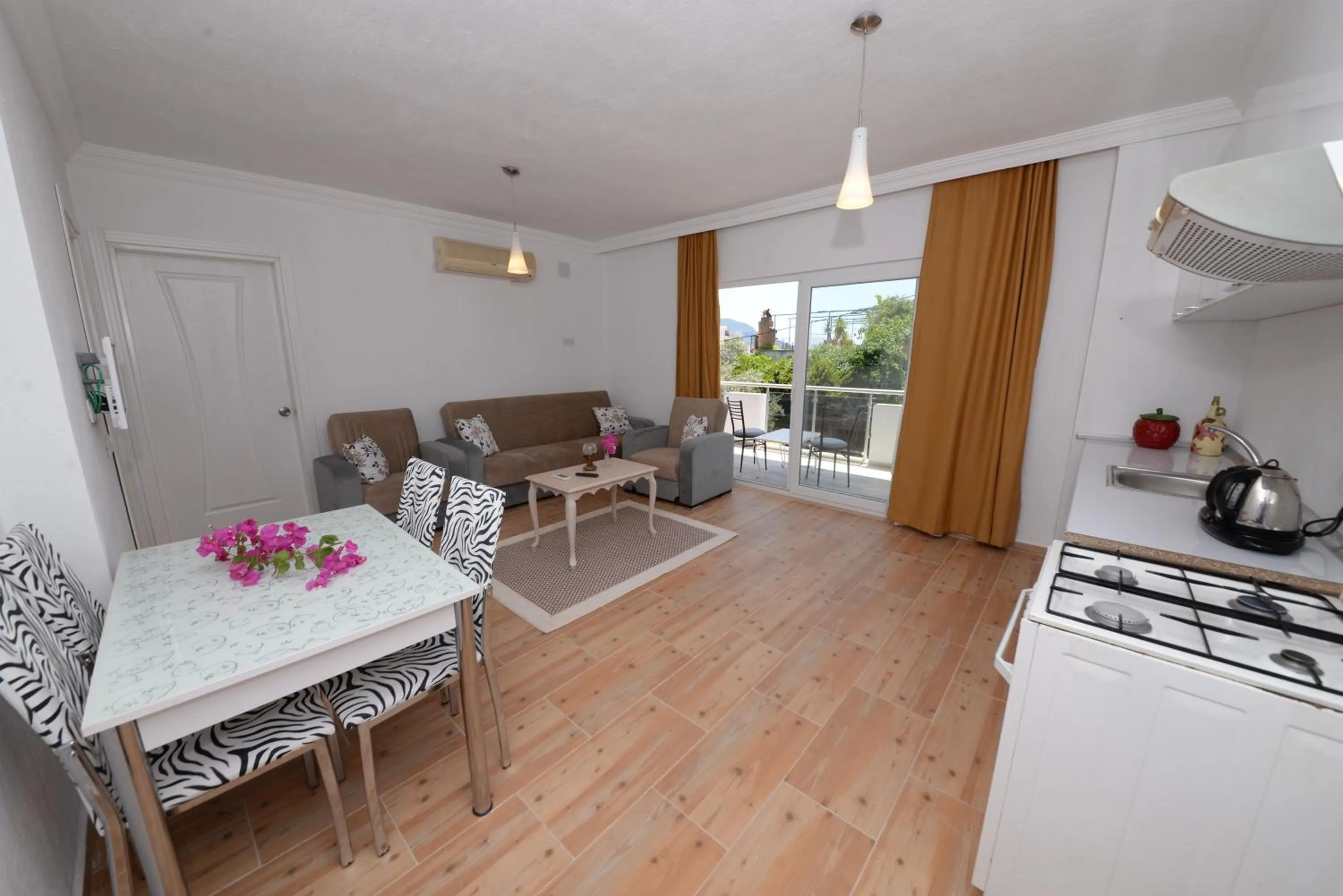 Photo of the whole room in Neruda Hotel